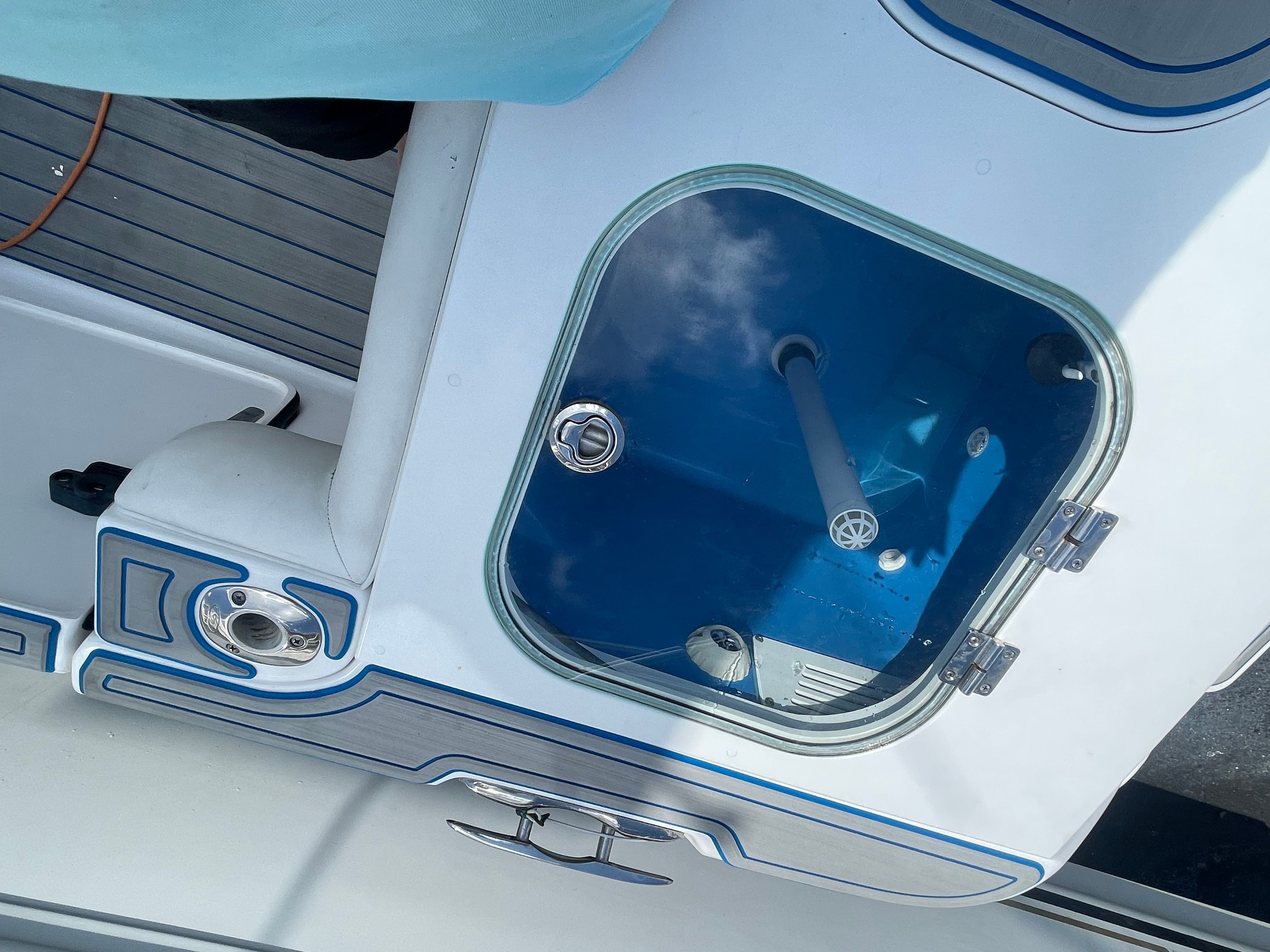 2017 Everglades 325 Center Console - 24