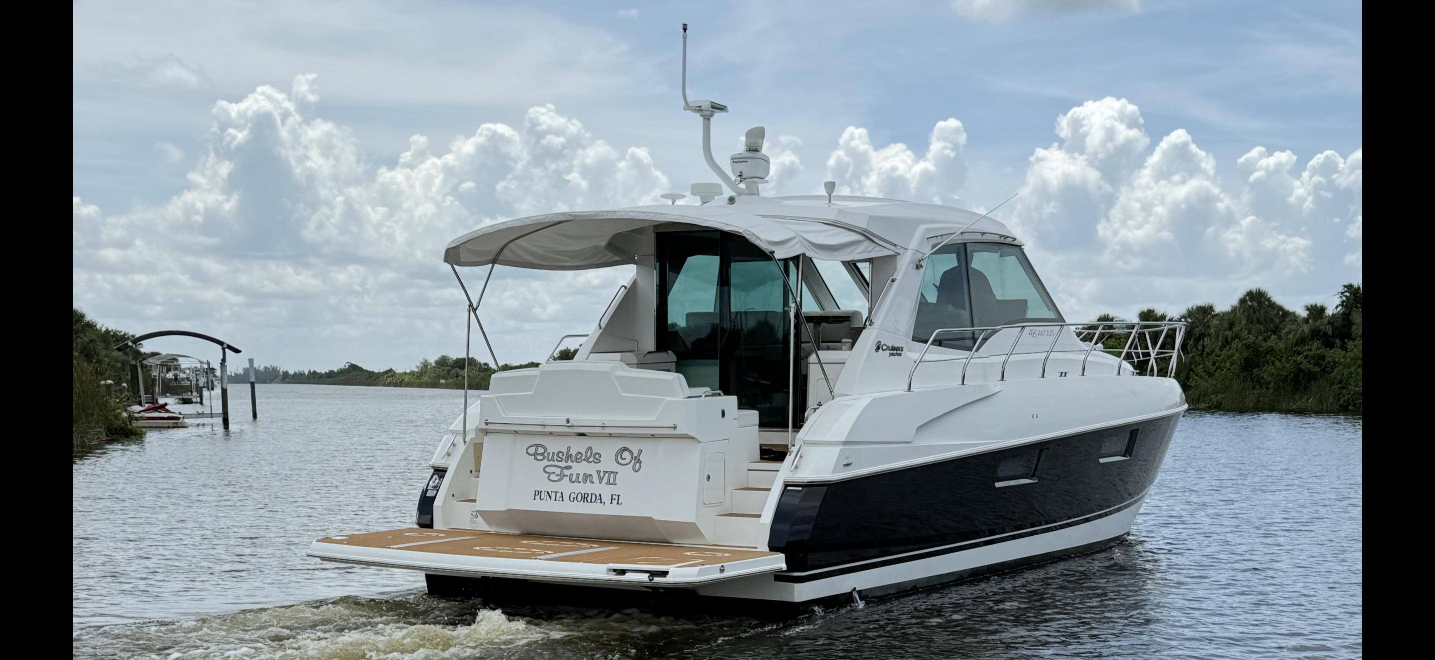 2012 Cruisers Yachts 48 Cantius