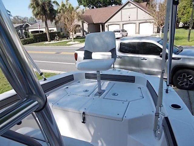 2018 Yamaha Boats 190 FSH Deluxe - 34
