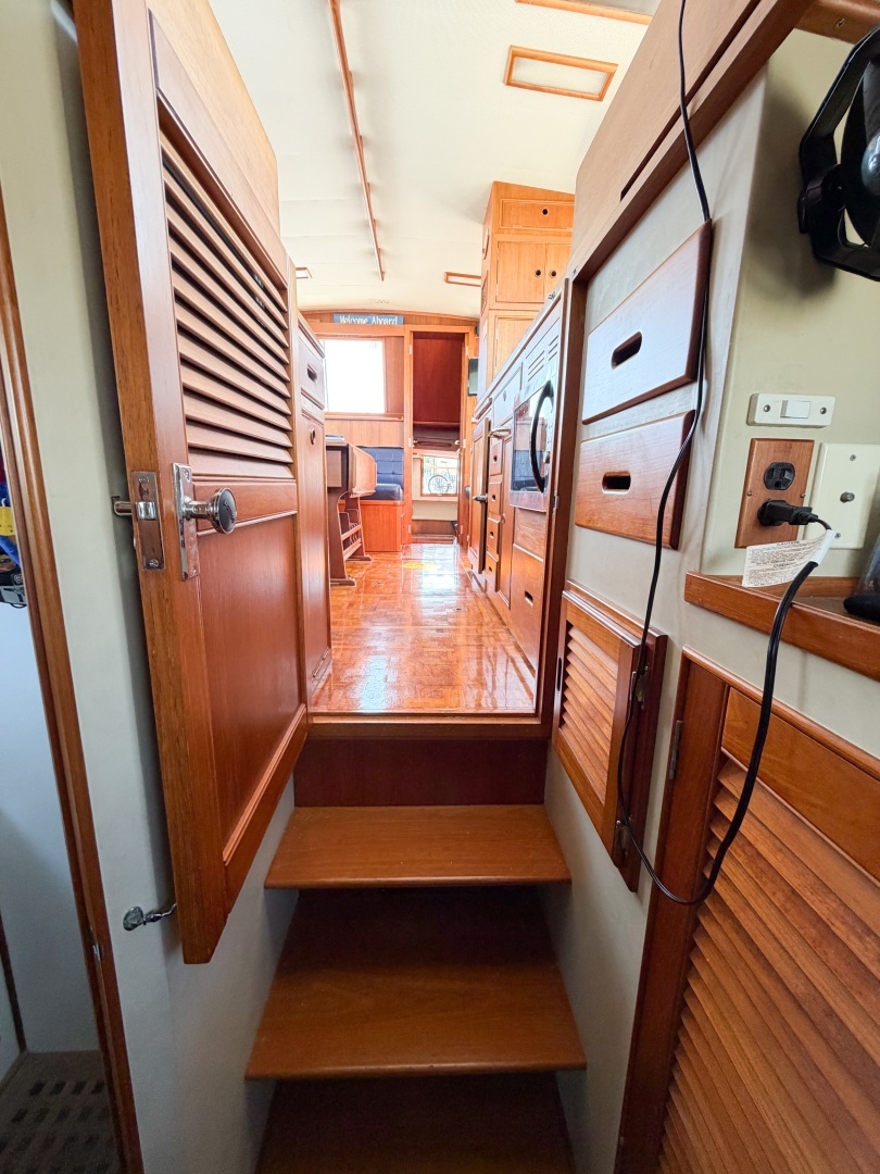 1991 Grand Banks 36 - Image 47