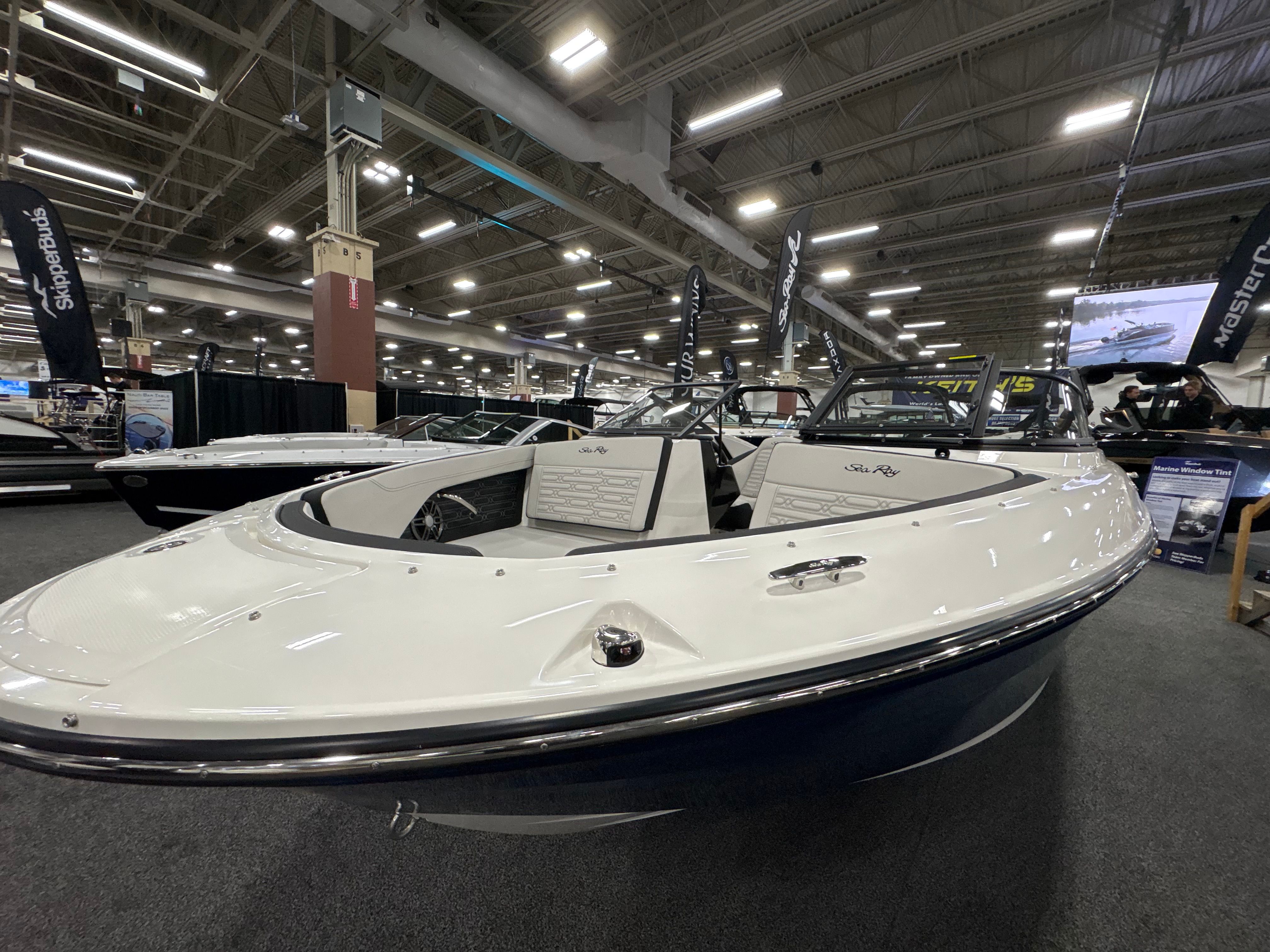 2026 Sea Ray SPX 210 Outboard - 4