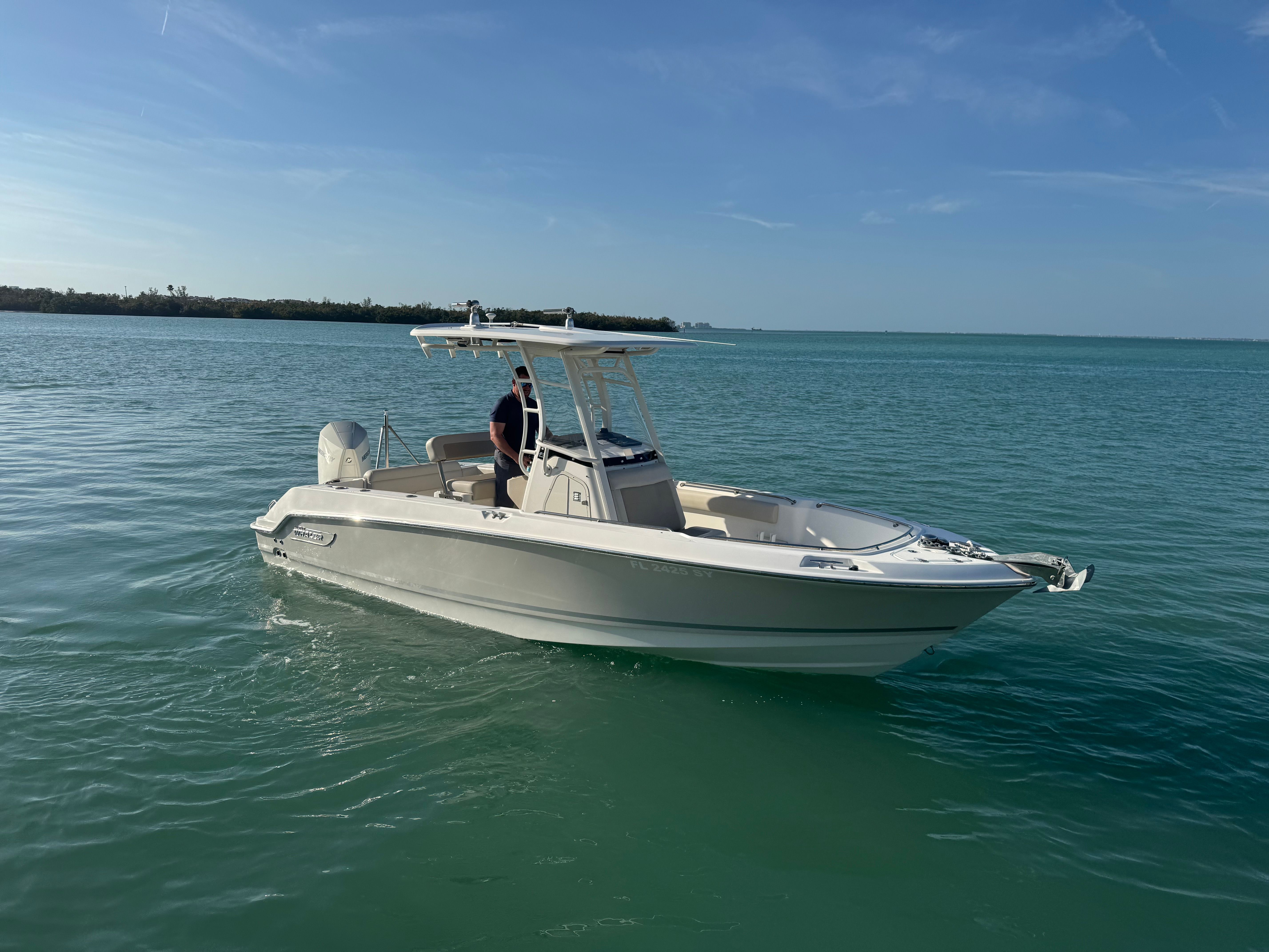 2021 Boston Whaler 230 Outrage