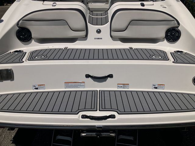 2016 Yamaha Boats 212X - 8