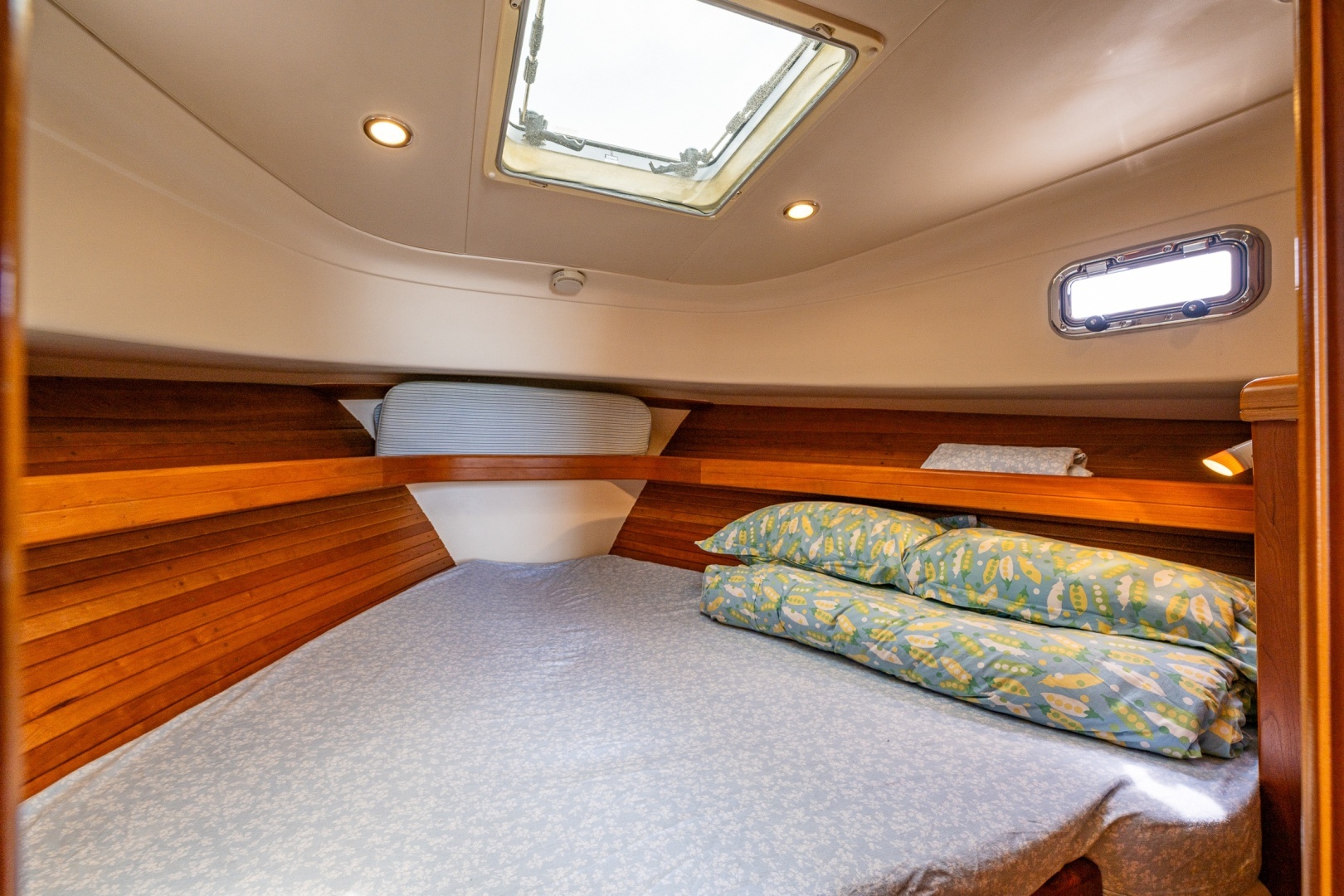 2004 Mainship Pilot 34 - Image 27