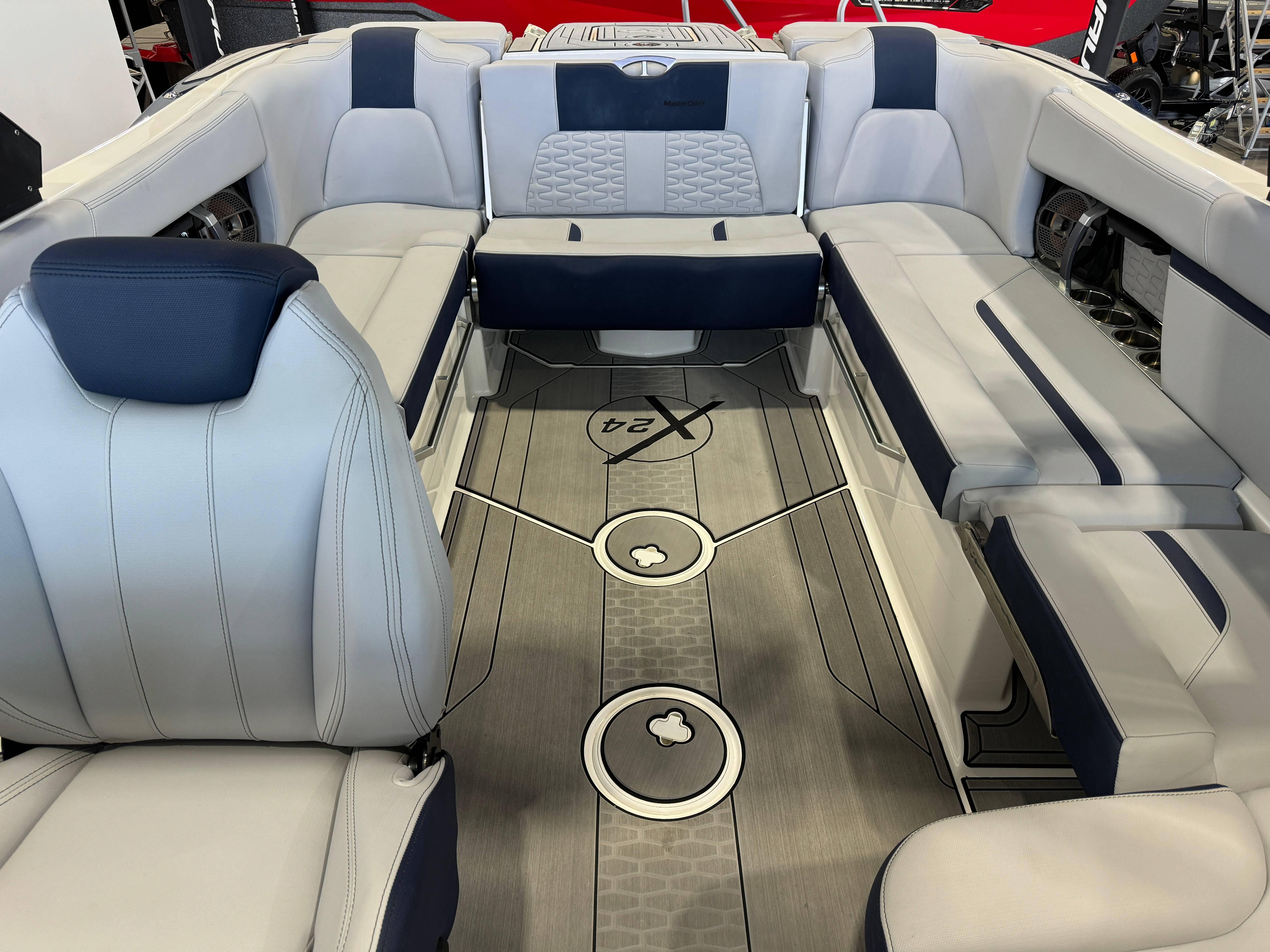 2022 MasterCraft X24 - 23