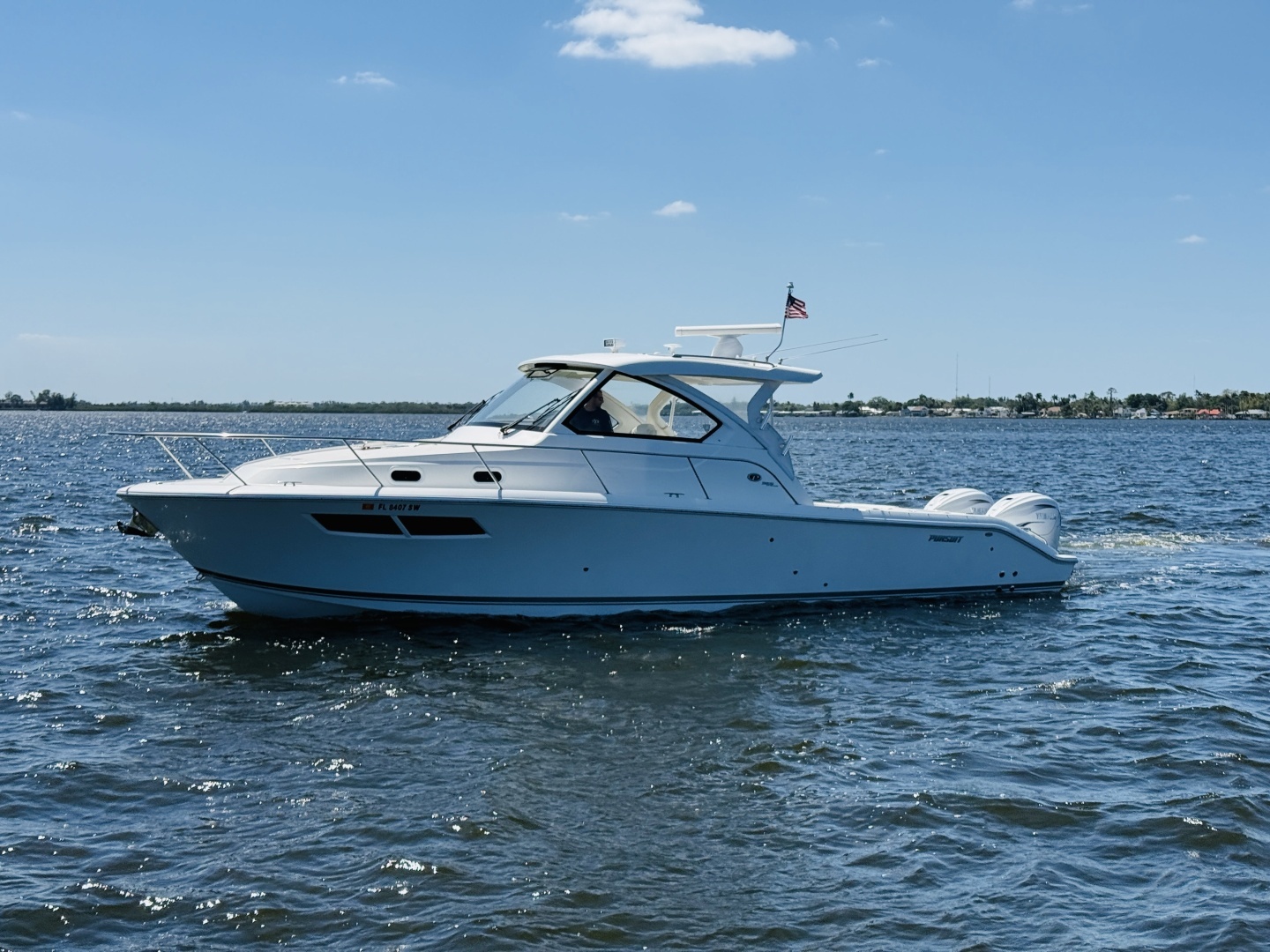2021 Pursuit OS 355 - Image 9