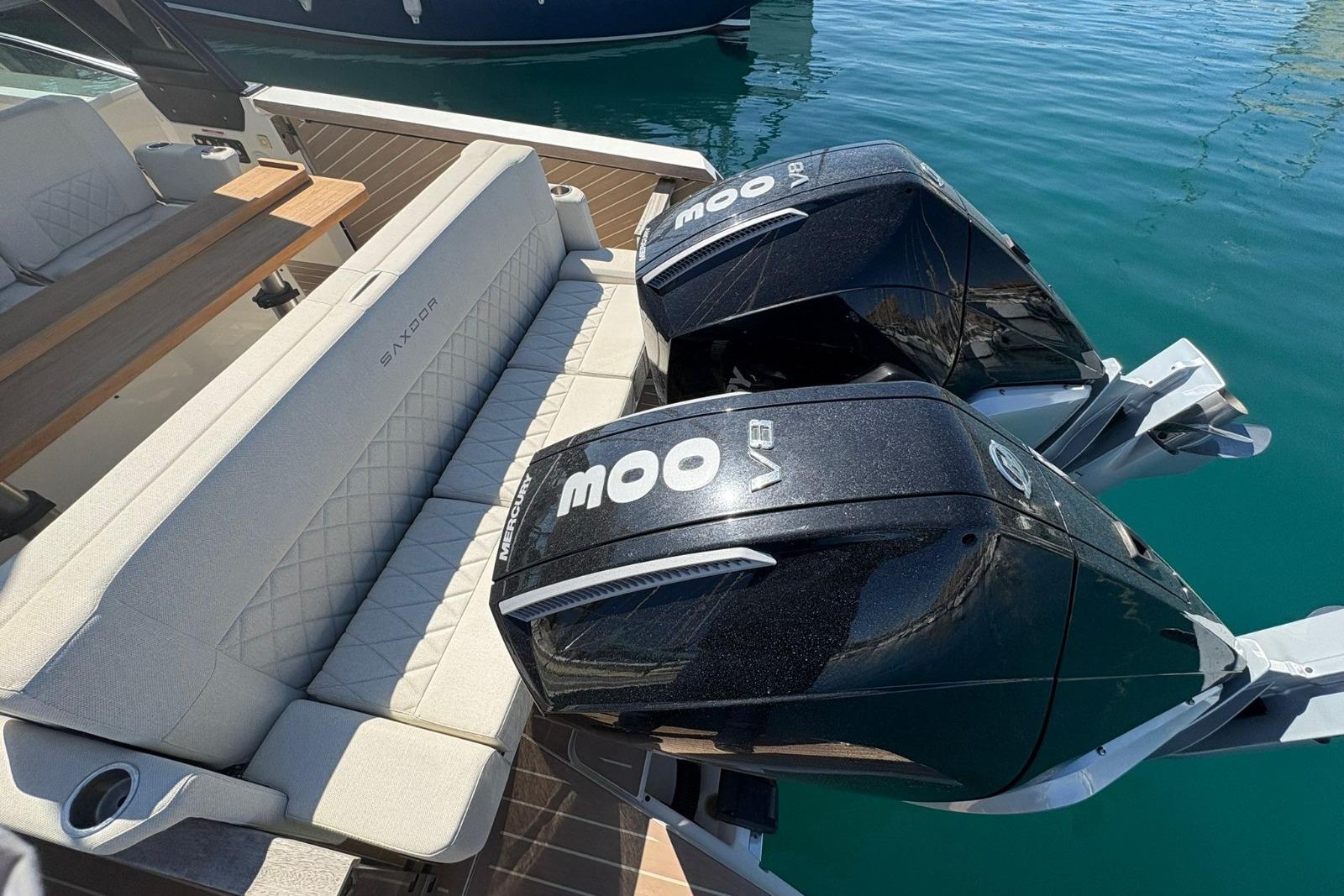 2024 Saxdor 320 GTO with dual Mercury V8 engines, featuring sleek seating and modern design.