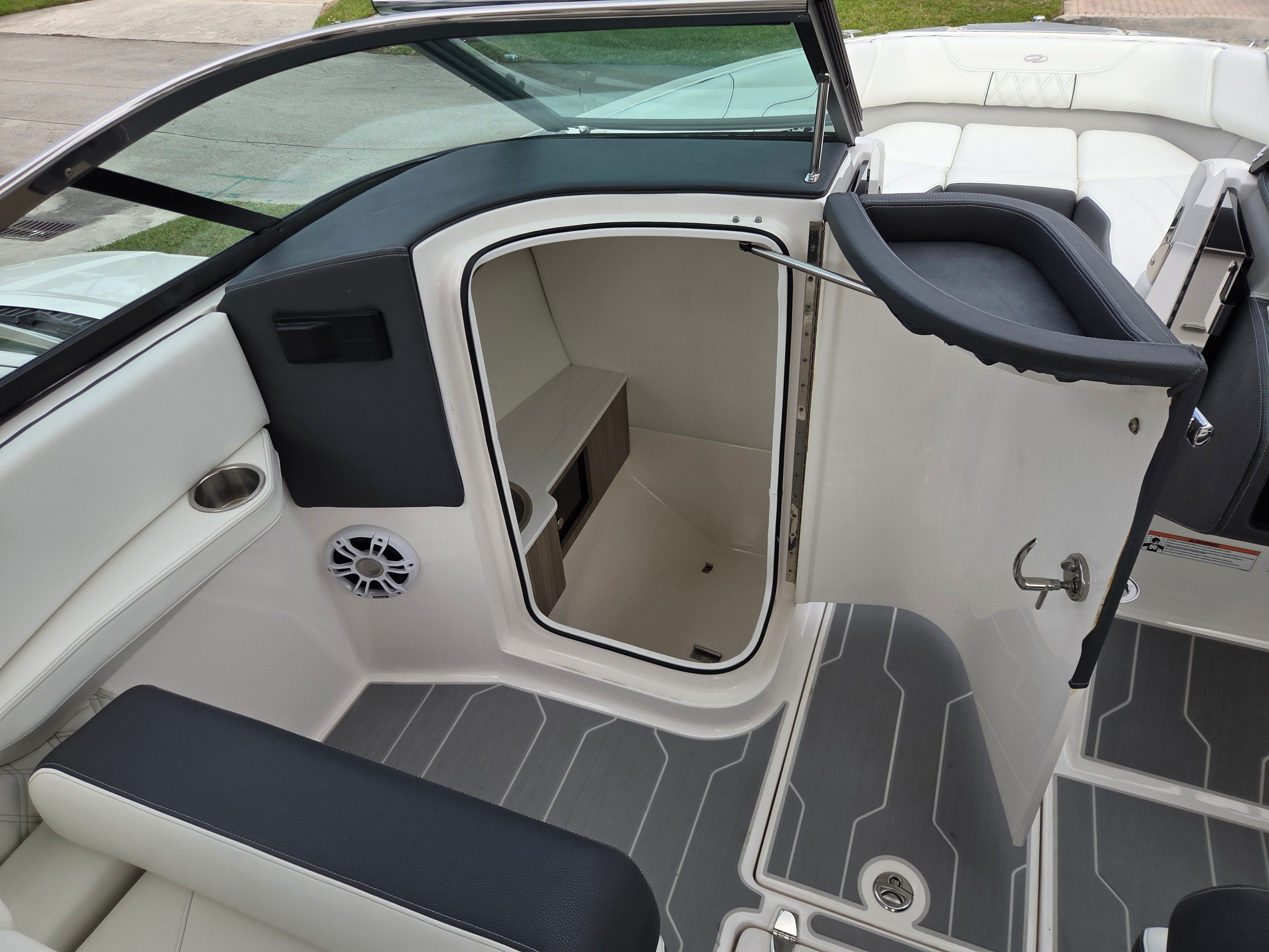 2021 Regal LX6 - 27