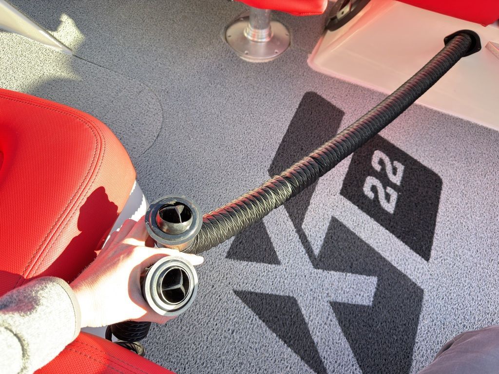 2019 MasterCraft XT22 - 47