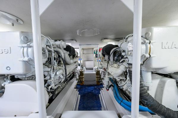 2000 Viking 50 Convertible - 60