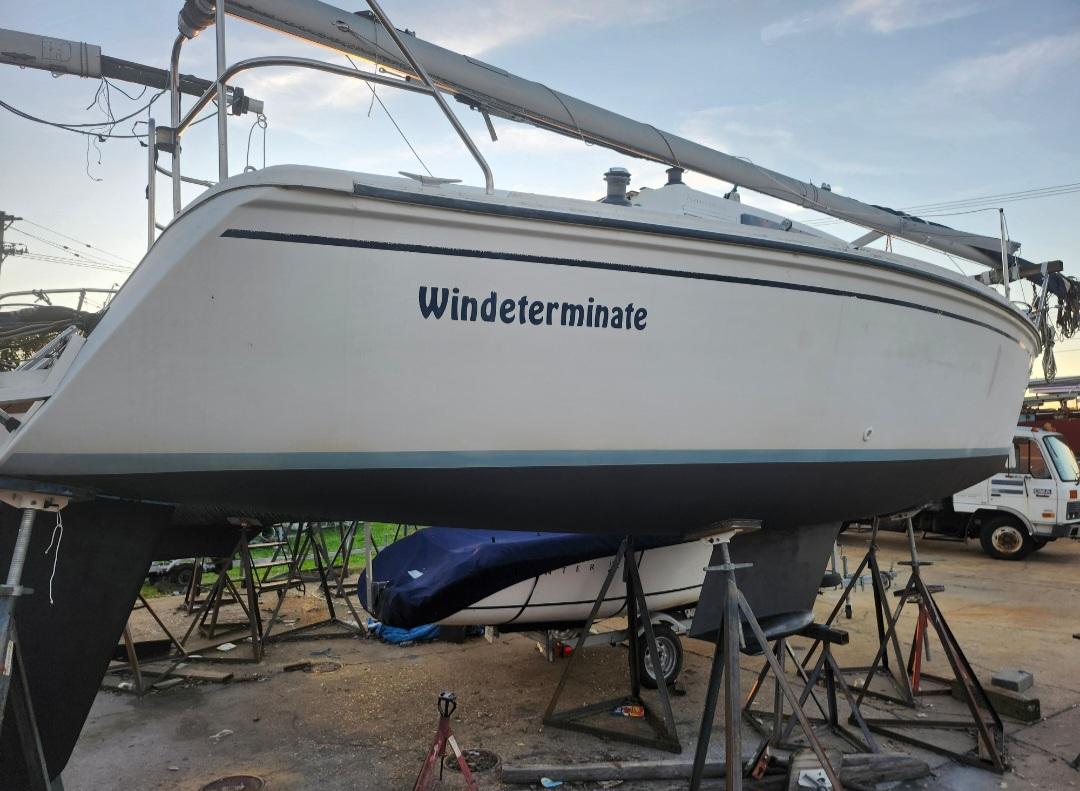 1987 Hunter 26.5