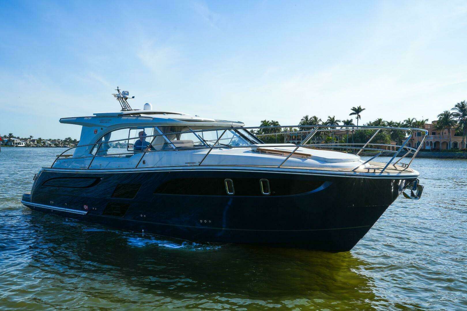 2026 Marex 360 Cabriolet Cruiser - Image 9