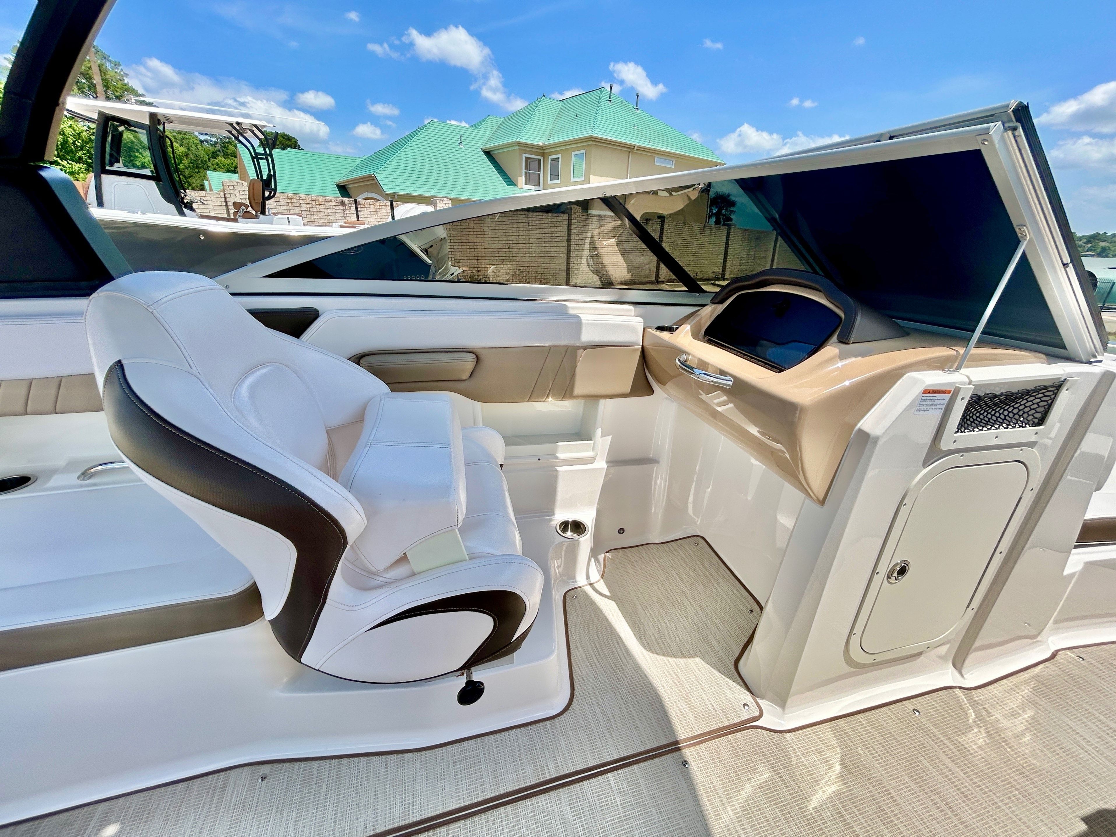 2018 Chaparral 23 Surf - 36