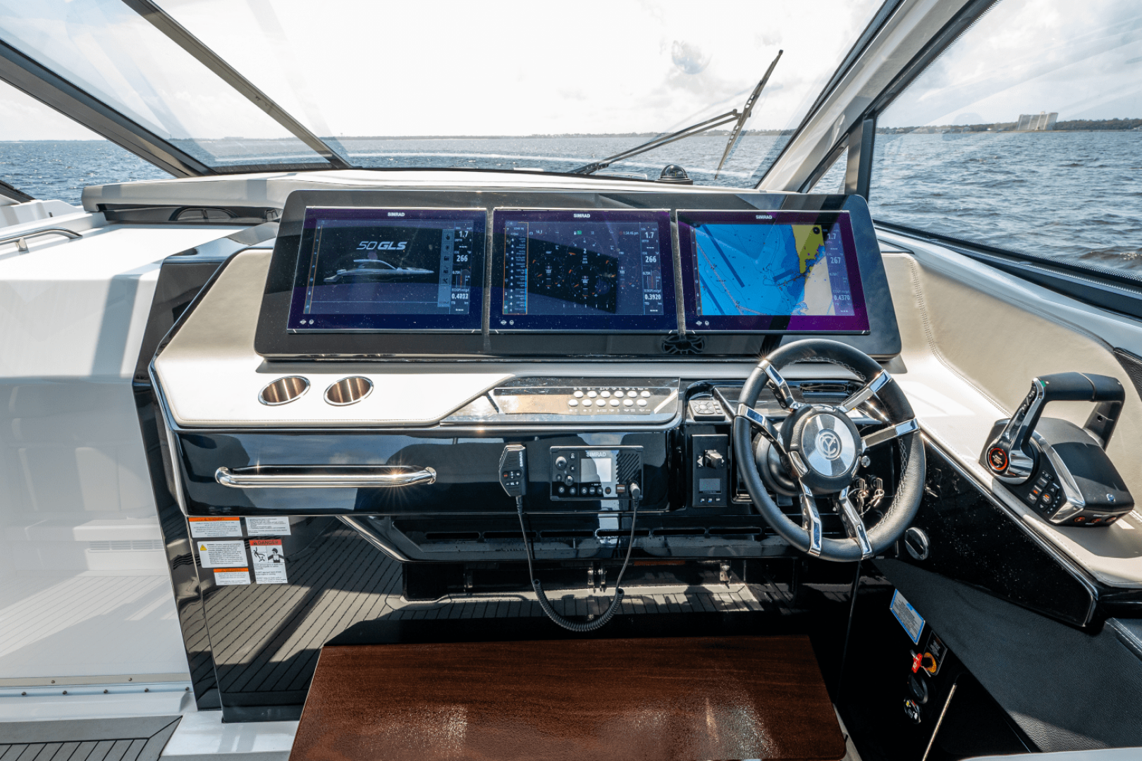 2025 Cruisers Yachts 50 GLS - Image 41