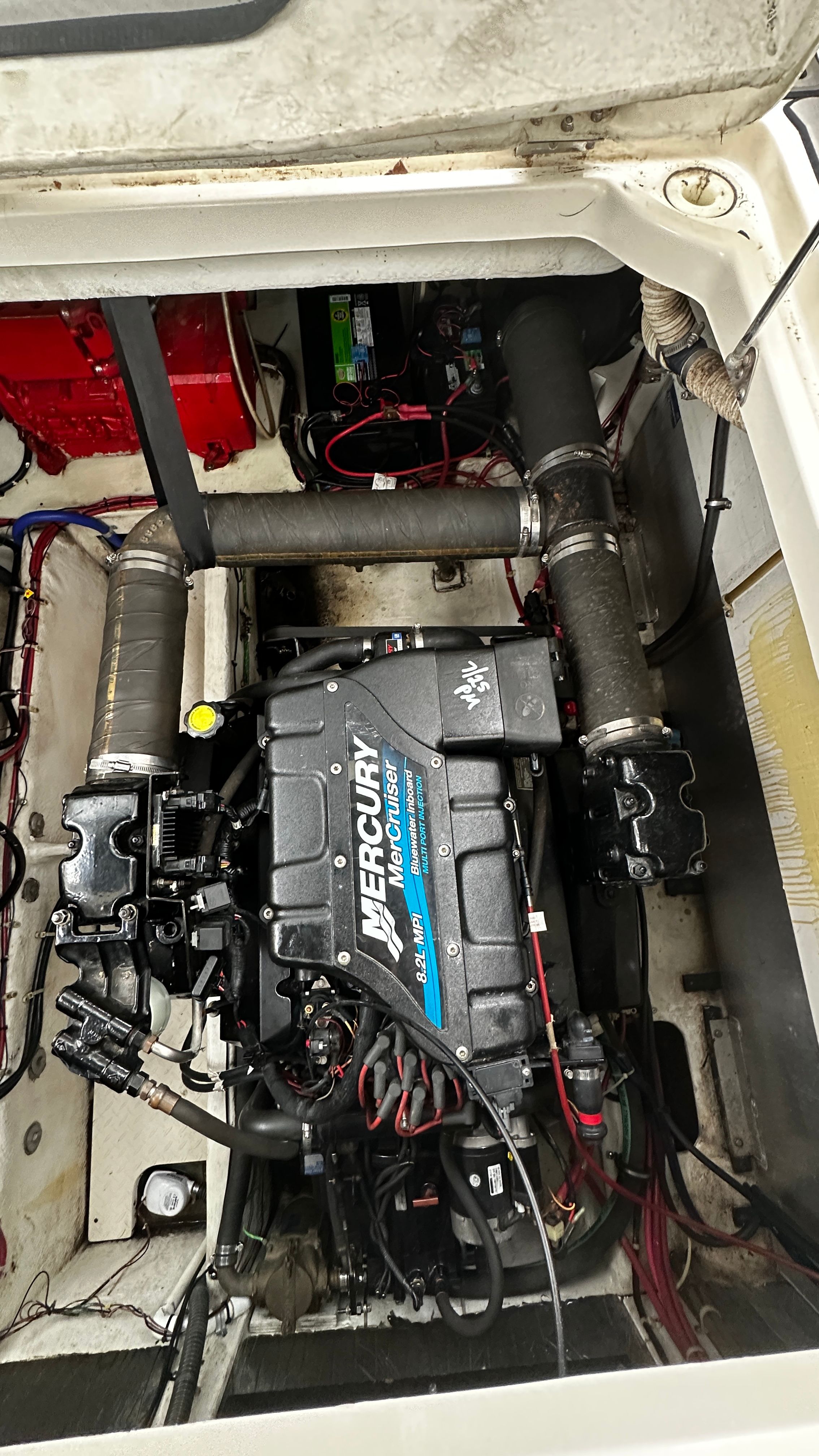 2001 Maxum 3700 SCR - 9