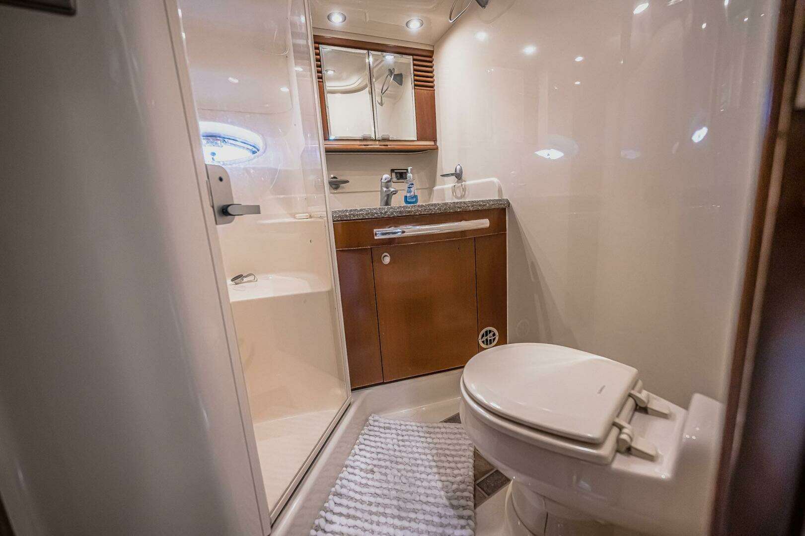 2005 Sea Ray 500 Sundancer - Image 43