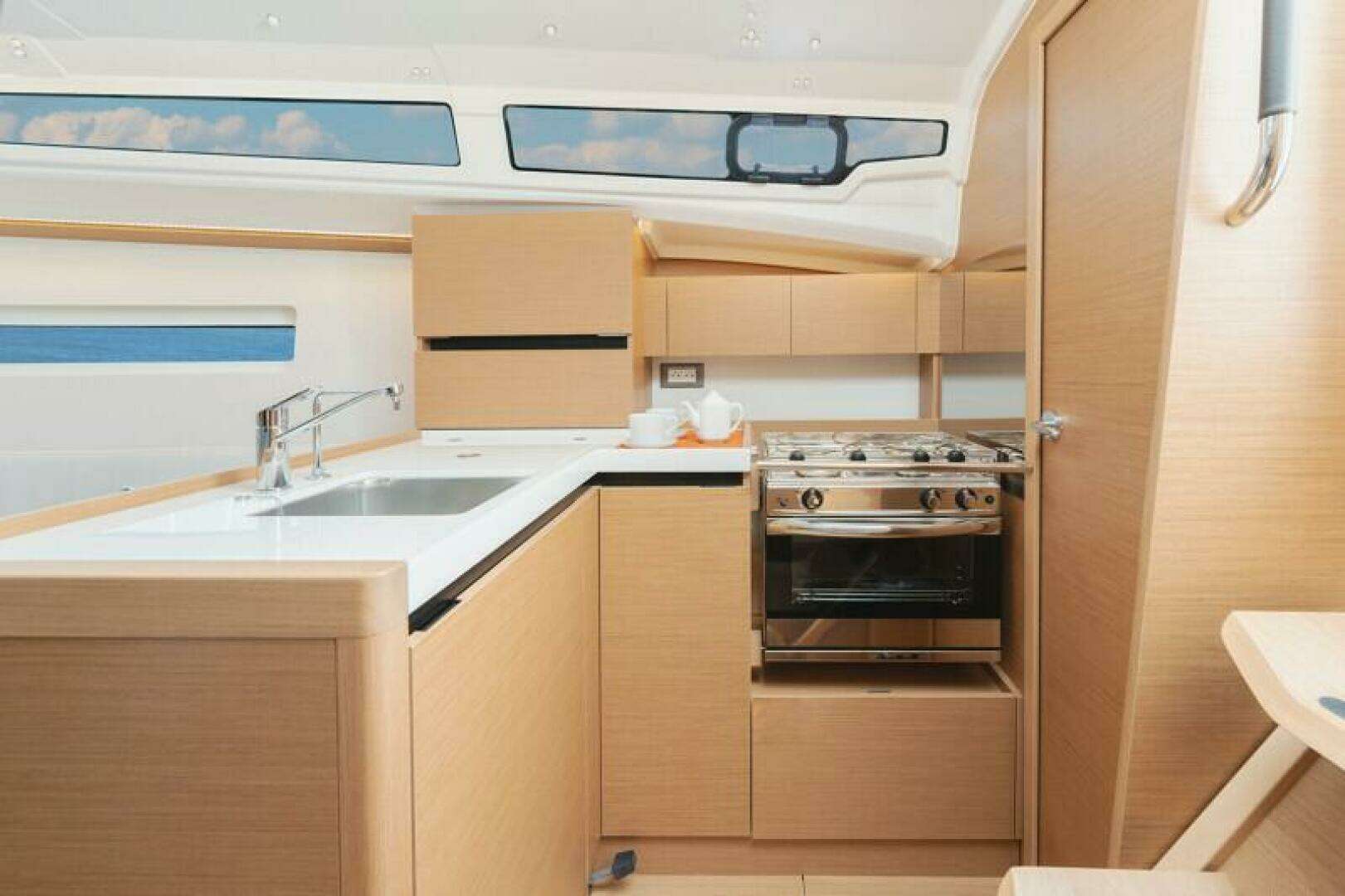 2027 Jeanneau Sun Odyssey 350 - Image 11