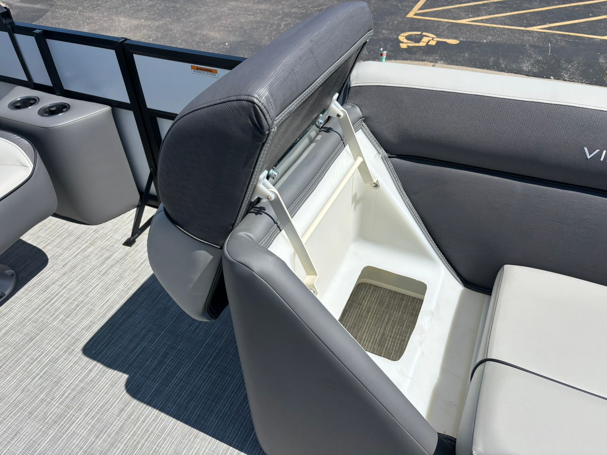 2026 Viaggio V22U - 13