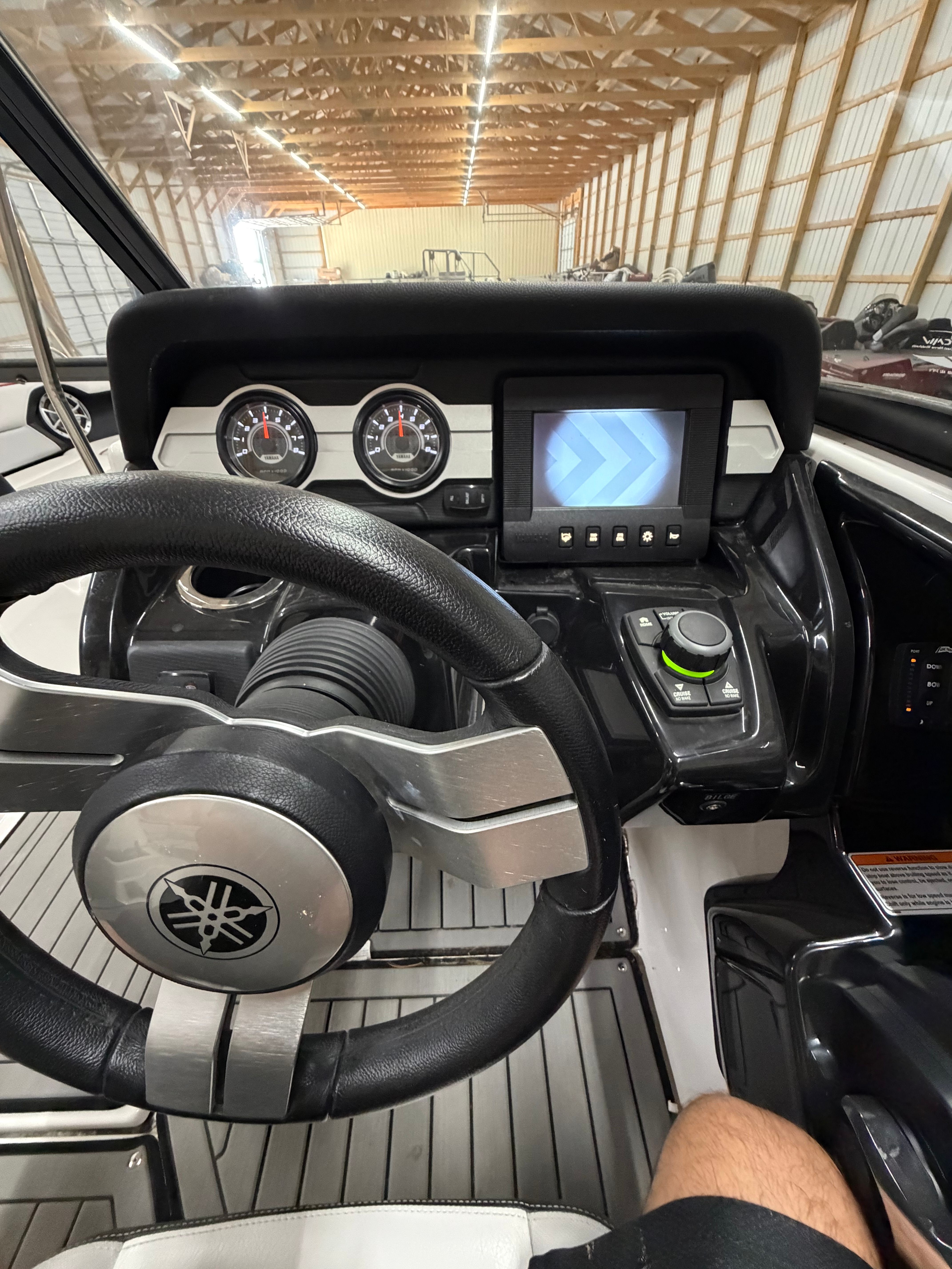 2018 Yamaha Boats 212X - 14