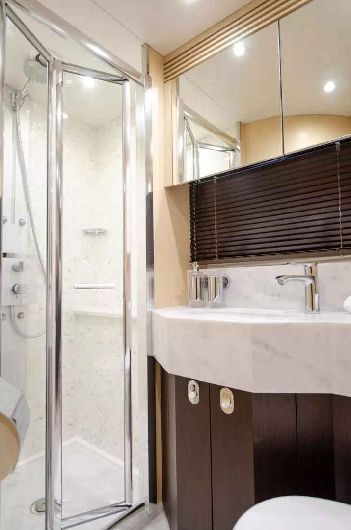 2018 Sunseeker 75 Yacht - Image 25