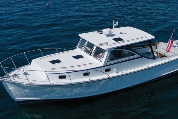 2022 Ellis 36 Express Cruiser