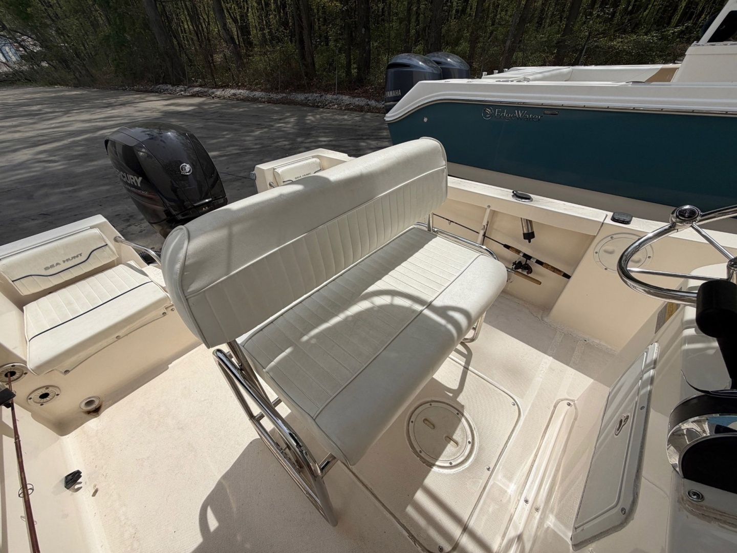 2004 Sea Hunt Triton 202 - Image 8