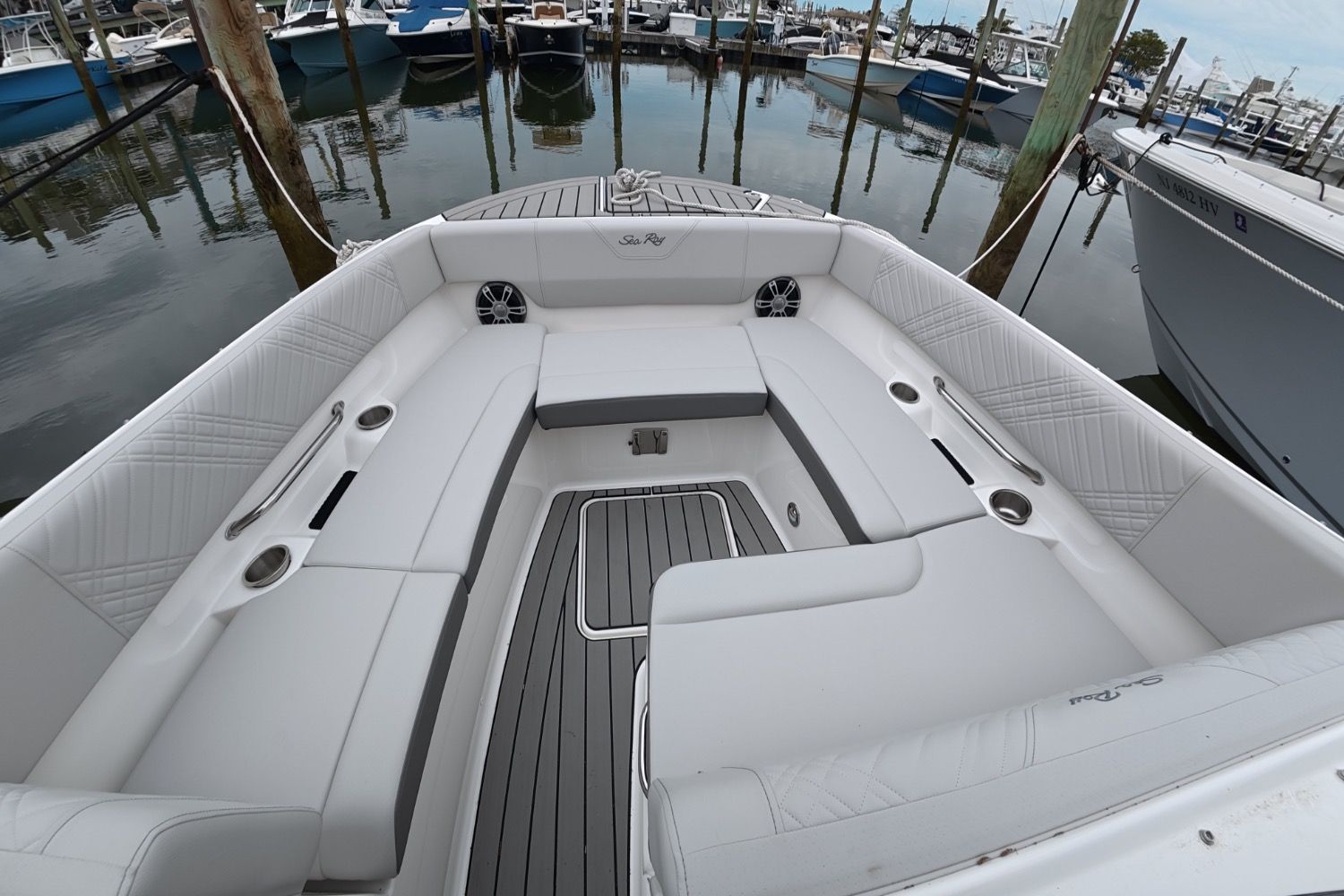 2026 Sea Ray SDX 270 Outboard - 28