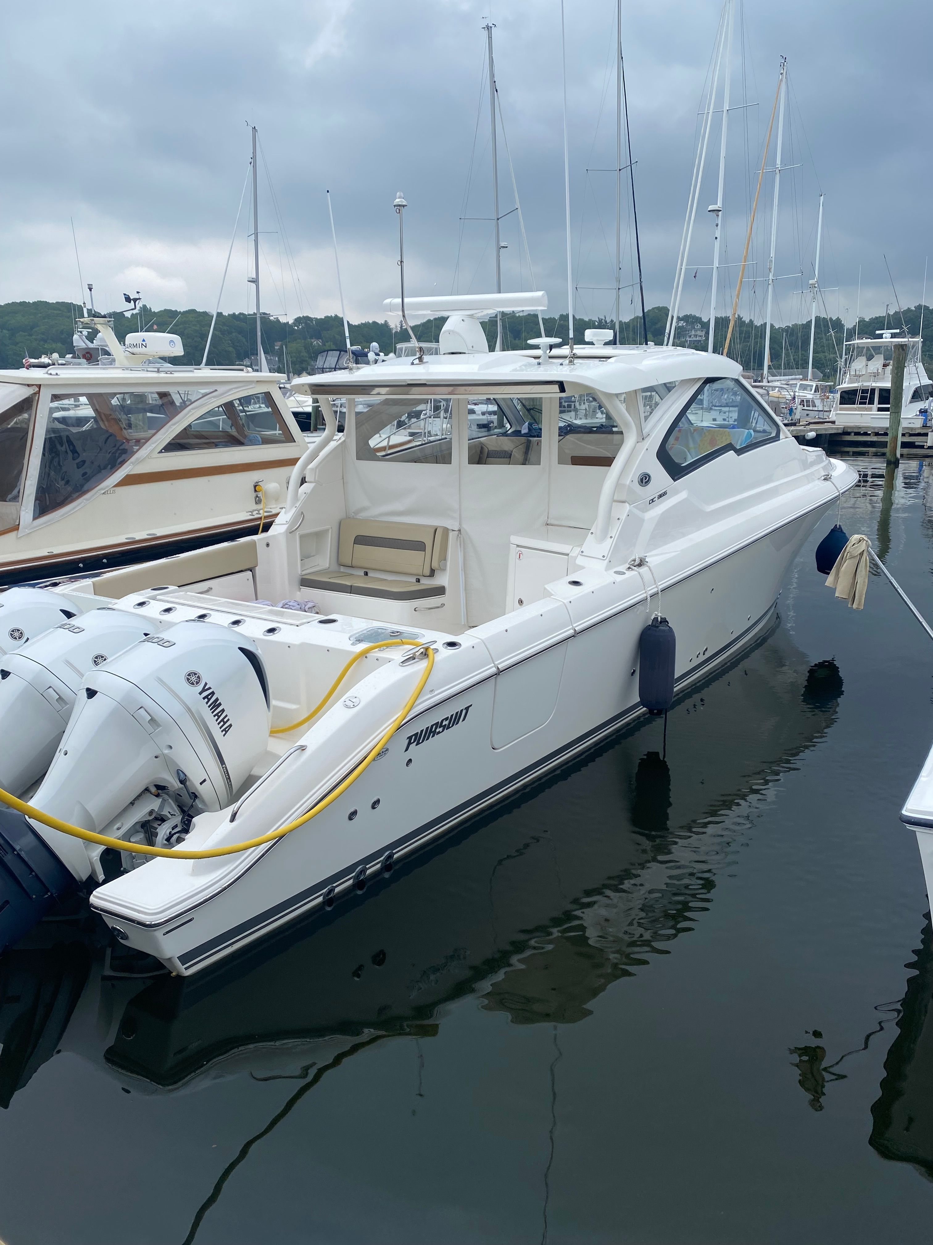 2020 Pursuit DC 365 Dual Console - 21