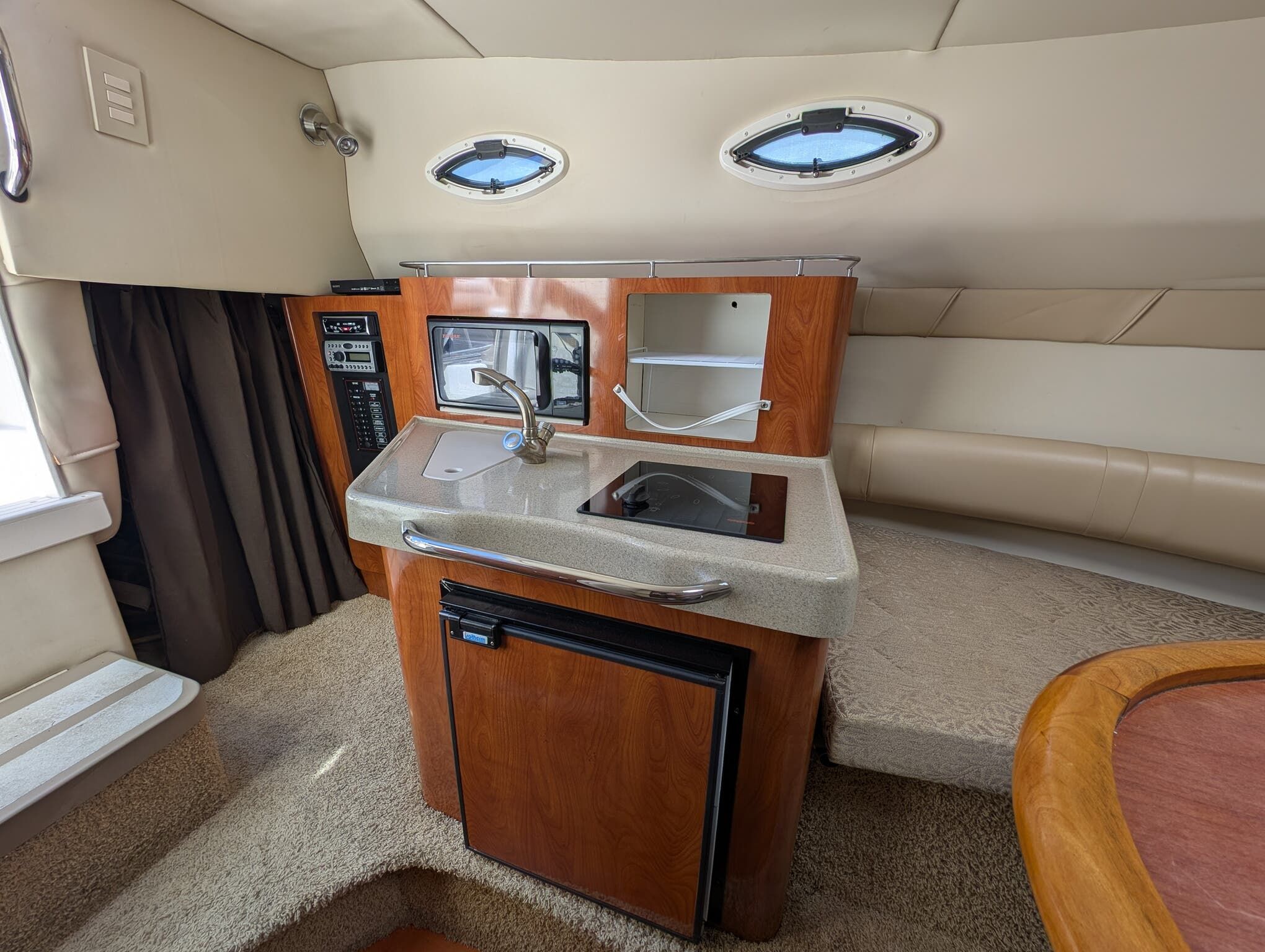 2007 Larson Cabrio 240 - 24