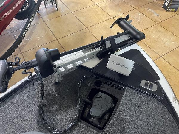 2025 Nitro Z18 Pro boat with Garmin equipment on deck.