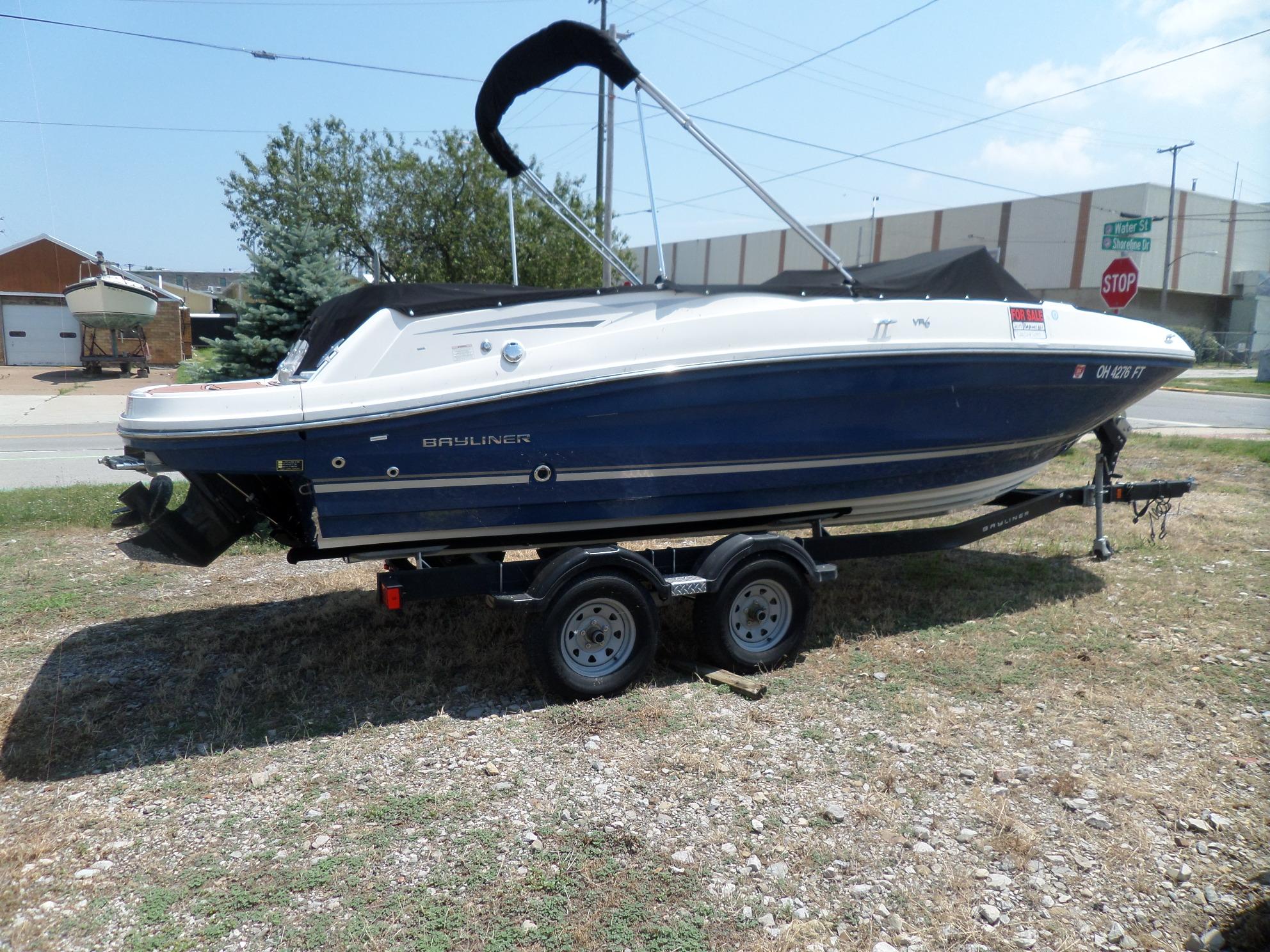 2017 Bayliner VR6 Bowrider I/O