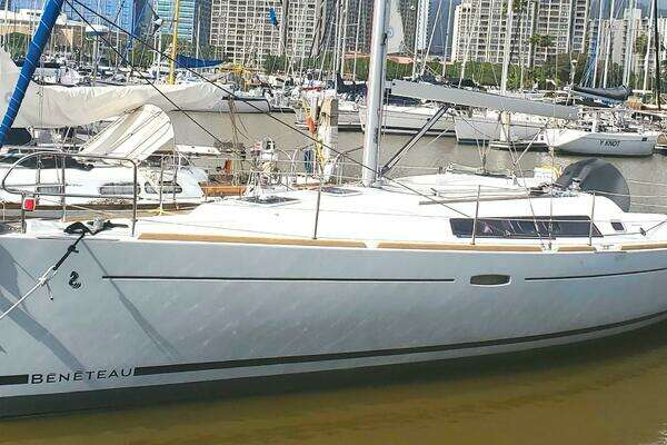 2015 Beneteau Oceanis