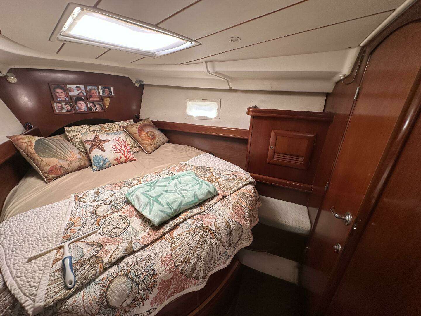 2004 Beneteau 423 - Image 43