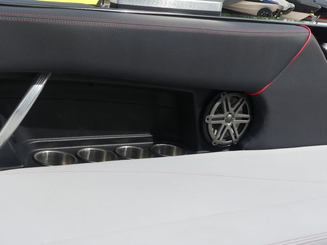 2017 MasterCraft X23 CUSTOM - 19