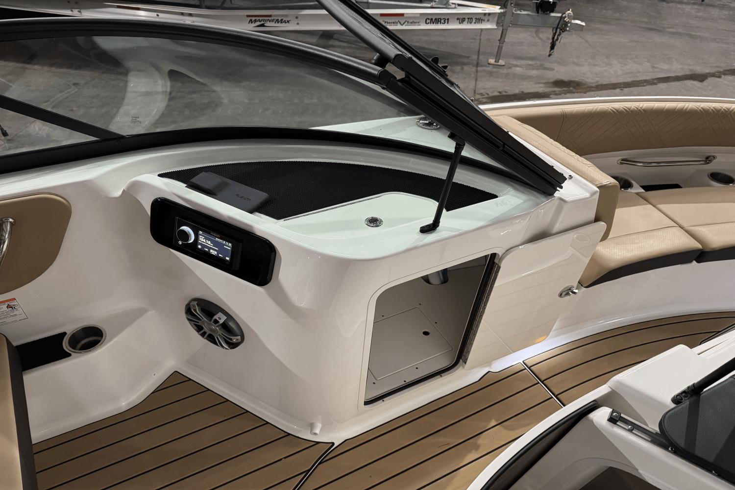 2025 Sea Ray SDX 250 - 35