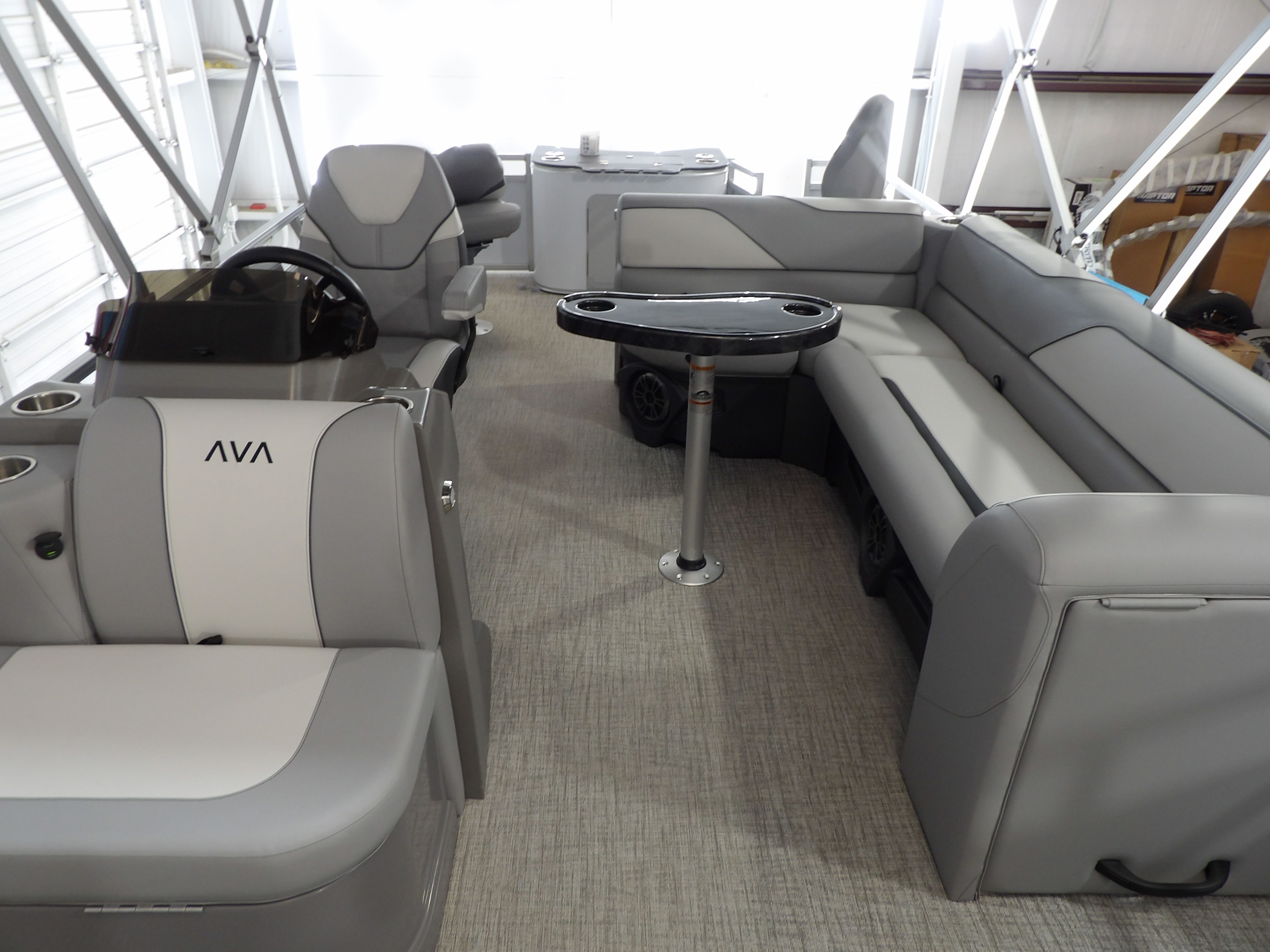 2026 Avalon Venture 85 Rear Fish - 21' - 20