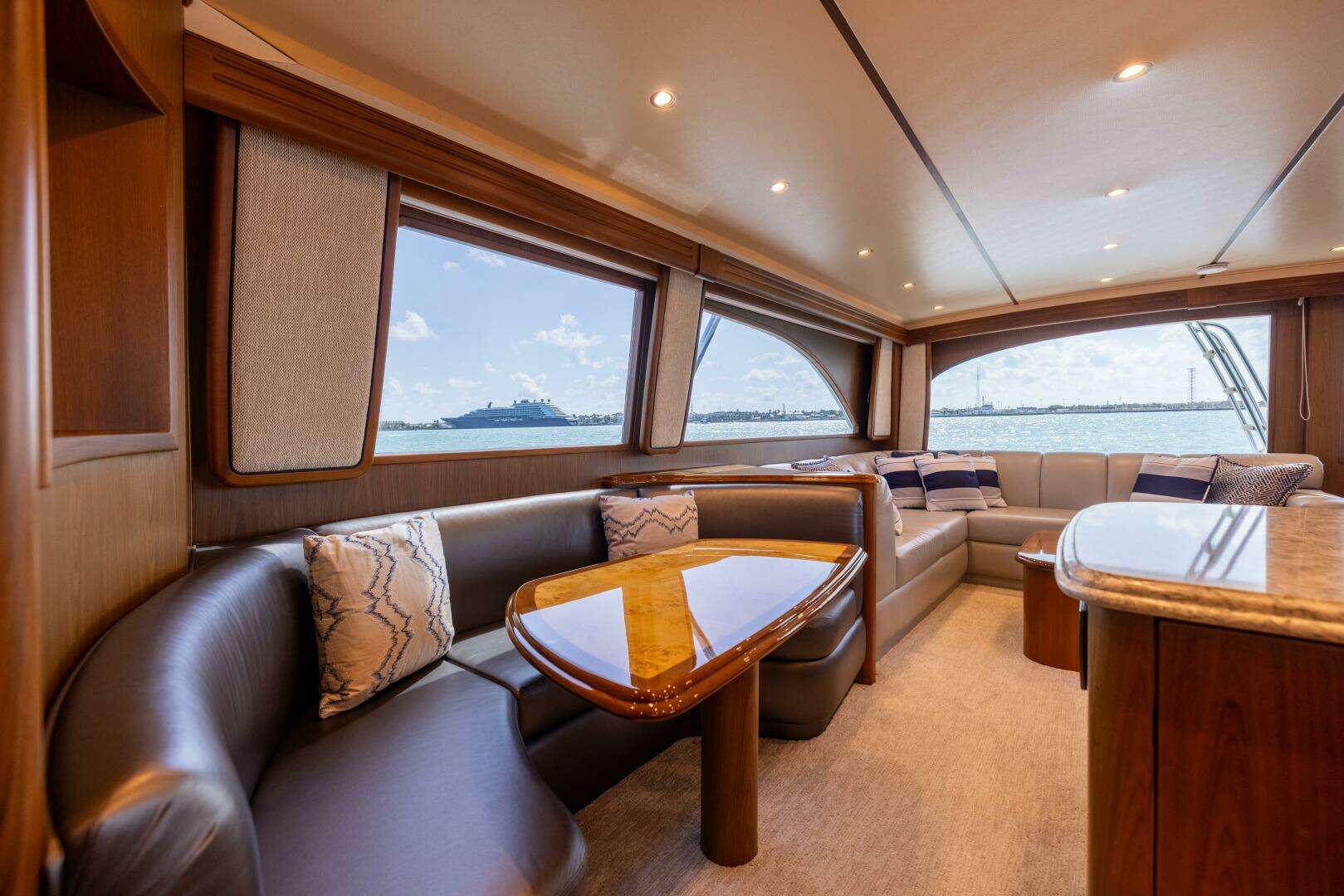 2011 Viking 70 Convertible - Image 44