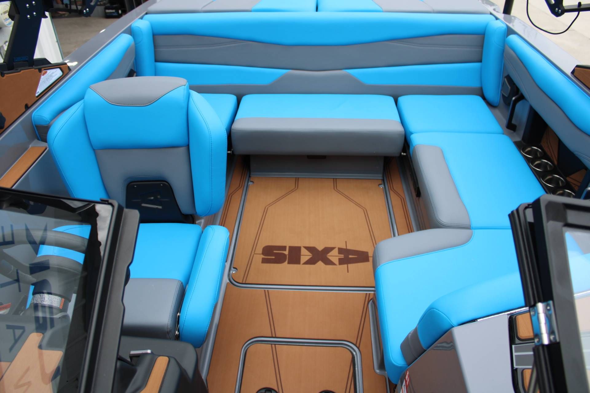 2026 Axis A200 - 8