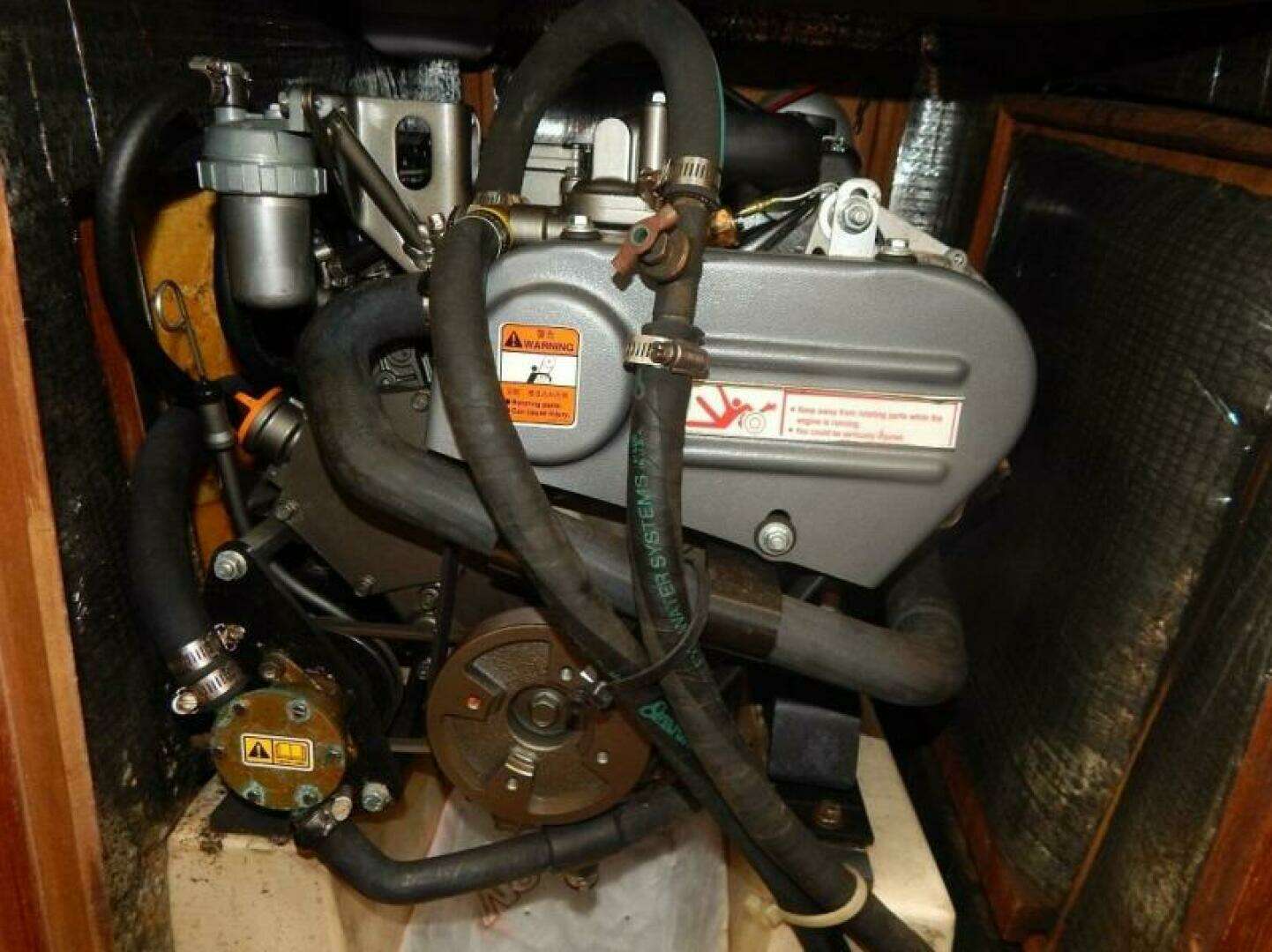 1992 Hunter 33.5 - Image 22