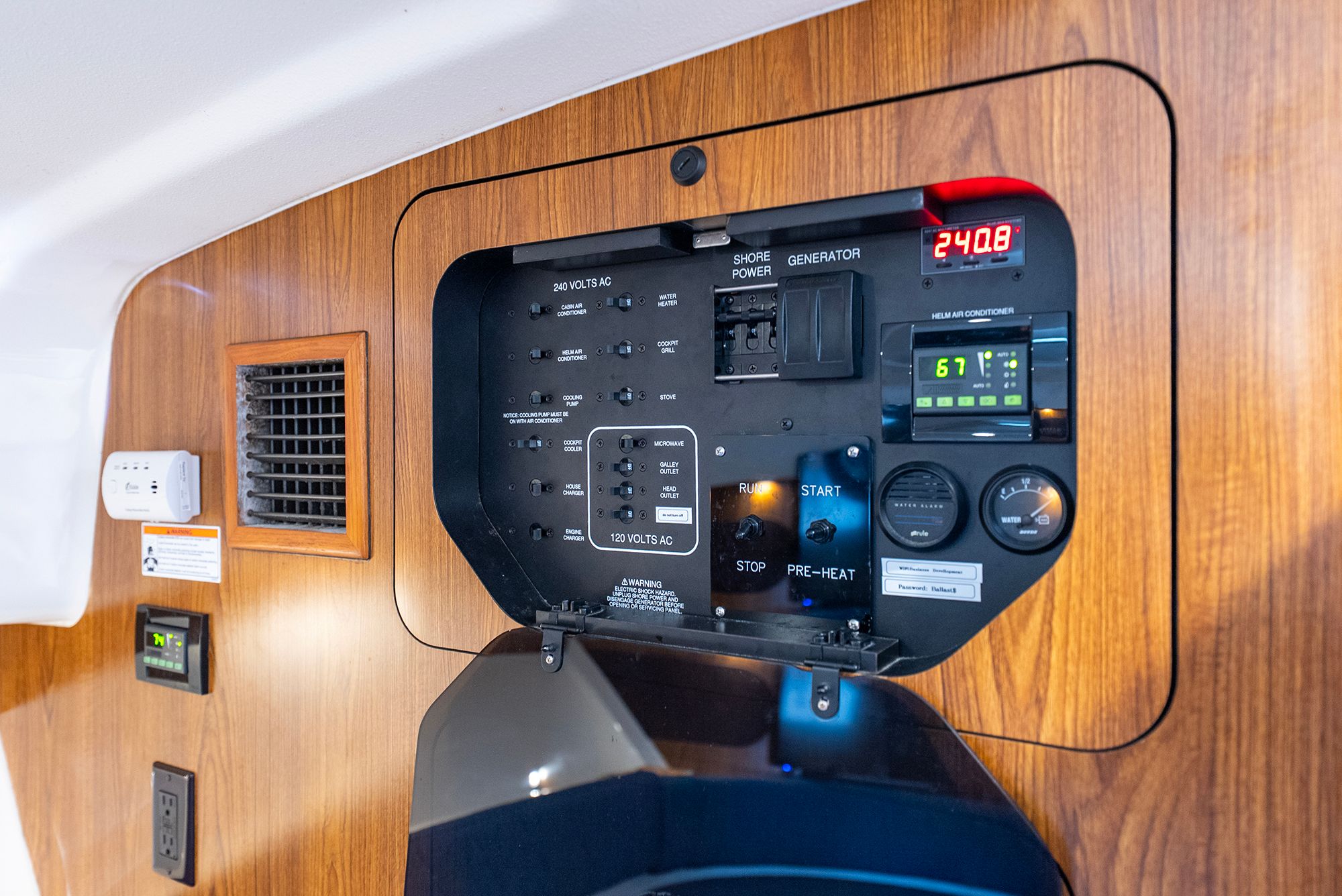 2012 Pursuit OS 345 Offshore - 71