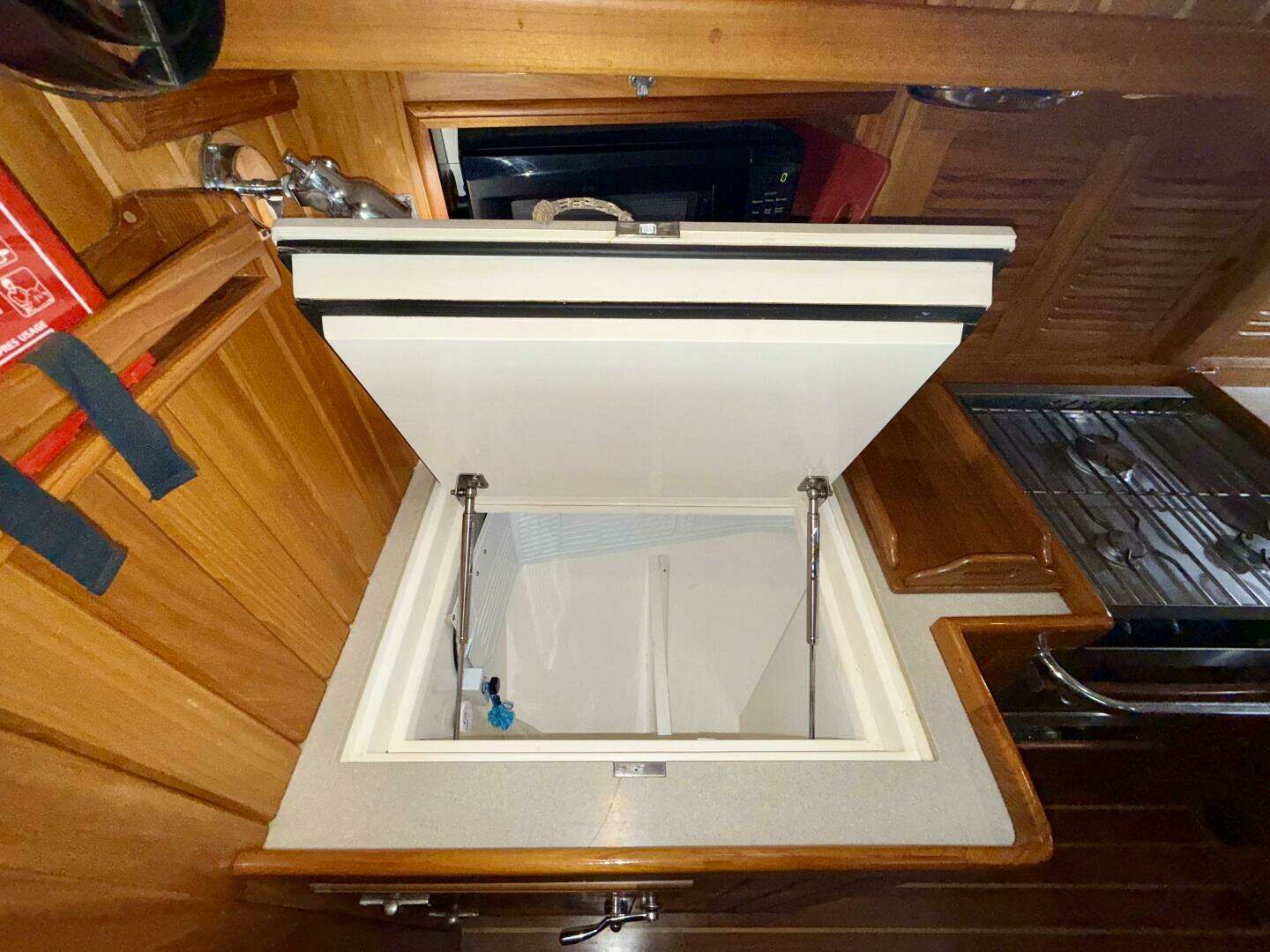 2005 Cabo Rico 42 Pilothouse - Image 13