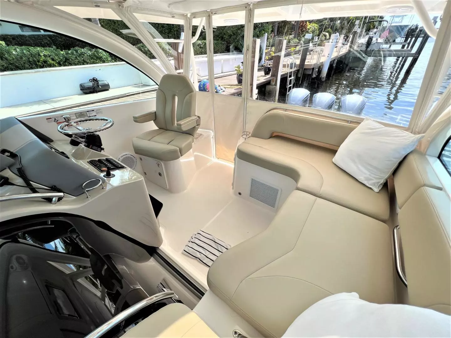 2016 Pursuit OS 385 Offshore - Image 19