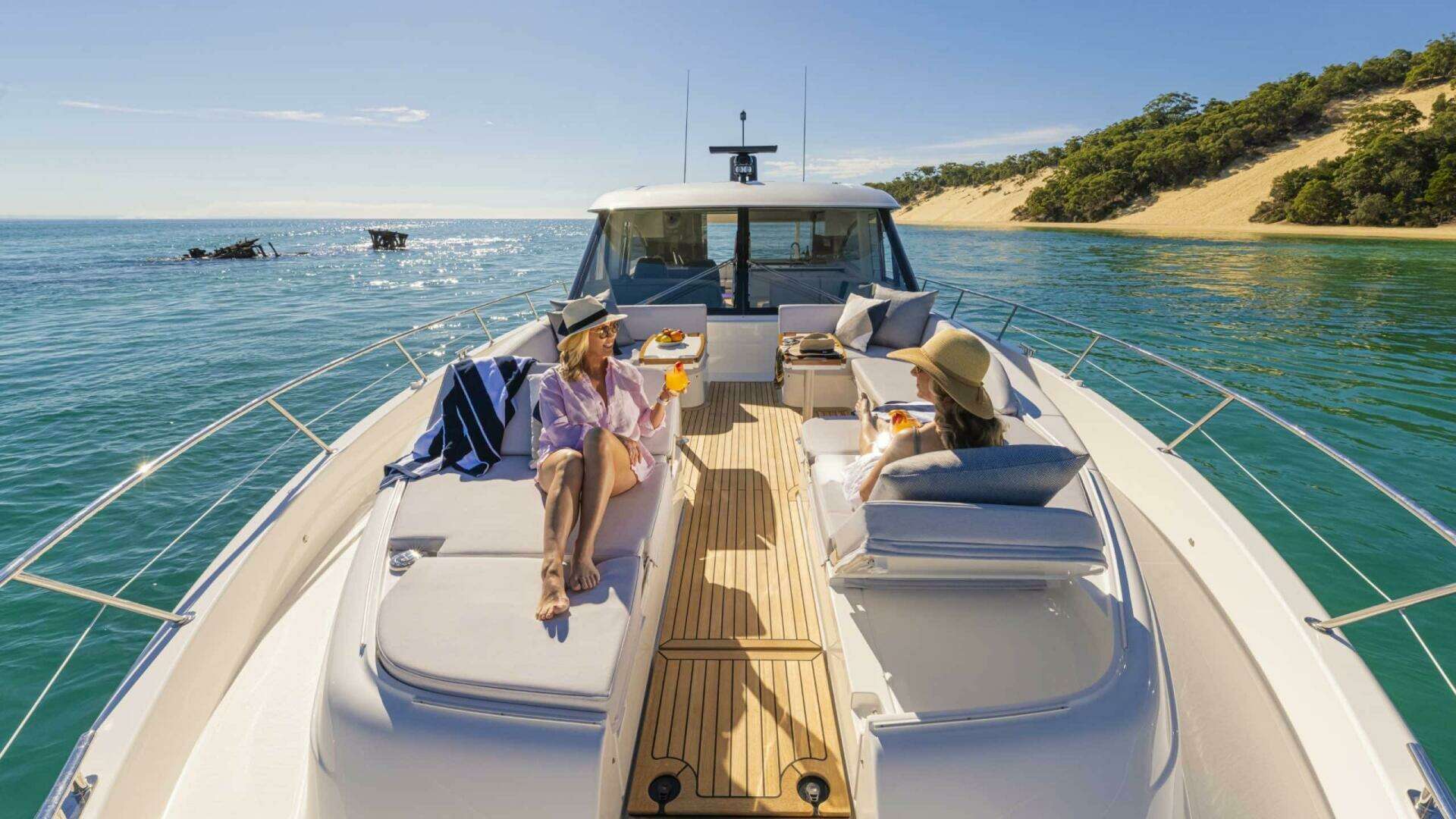 2026 Riviera 6800 Sport Yacht Platinum Edition - Image 6