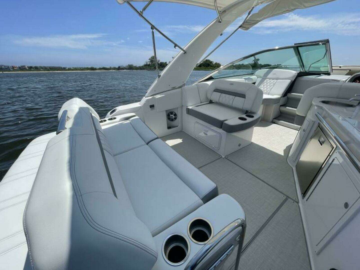 2026 Regal 33 XO - Image 10