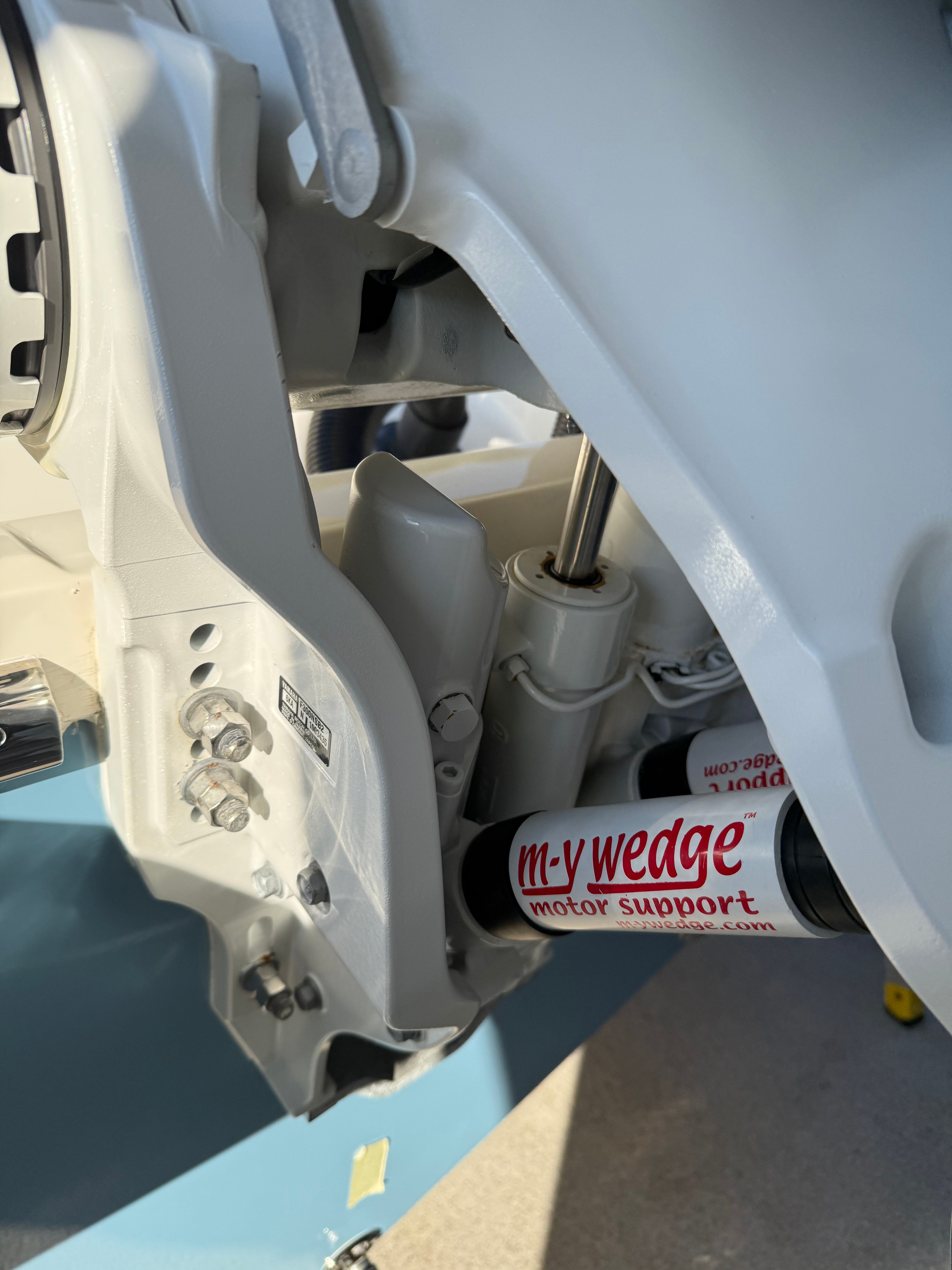 2022 Cobia 240 Dual Console - 29