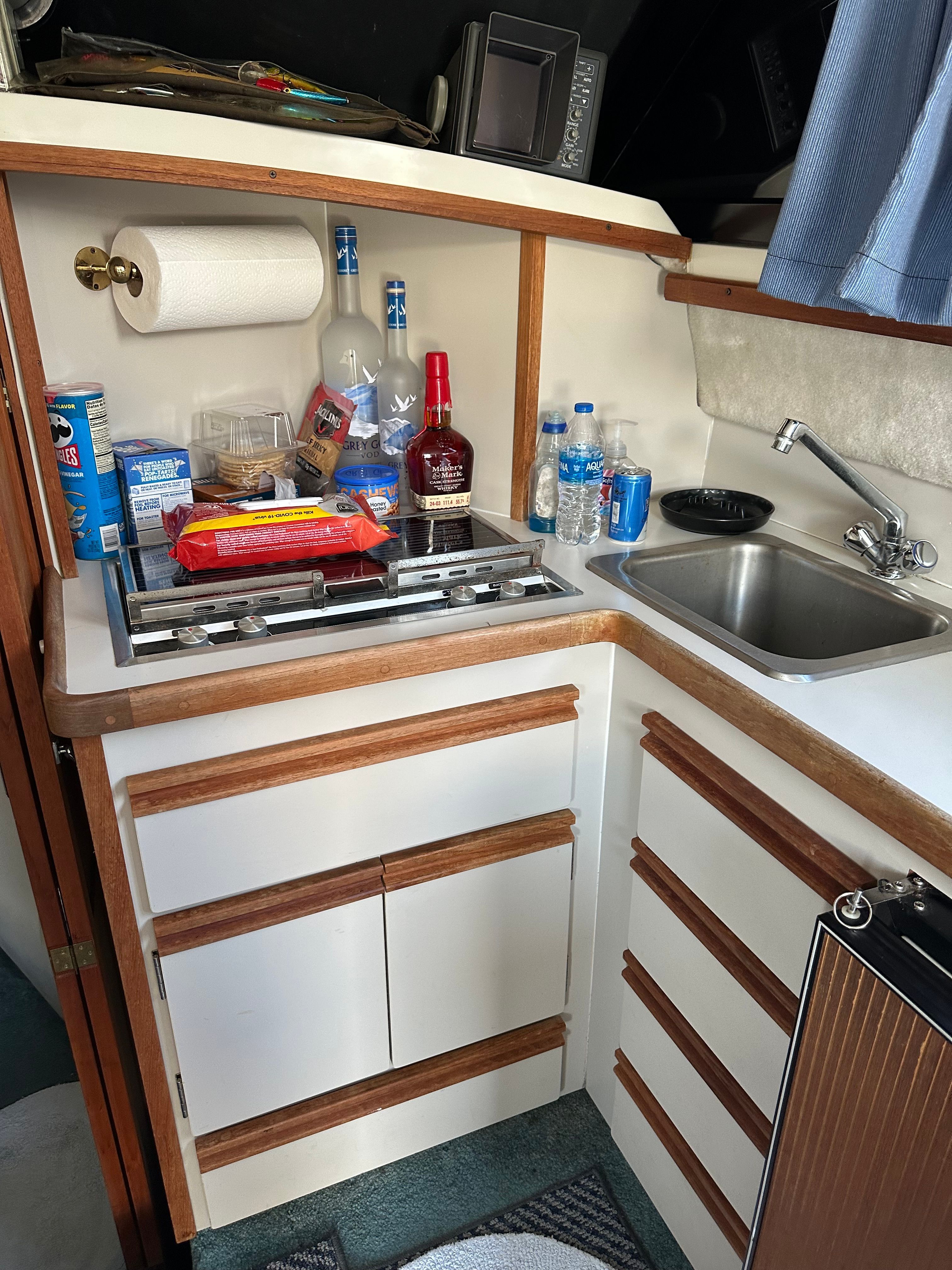 1990 Carver 28 Mariner / Voyager - 7