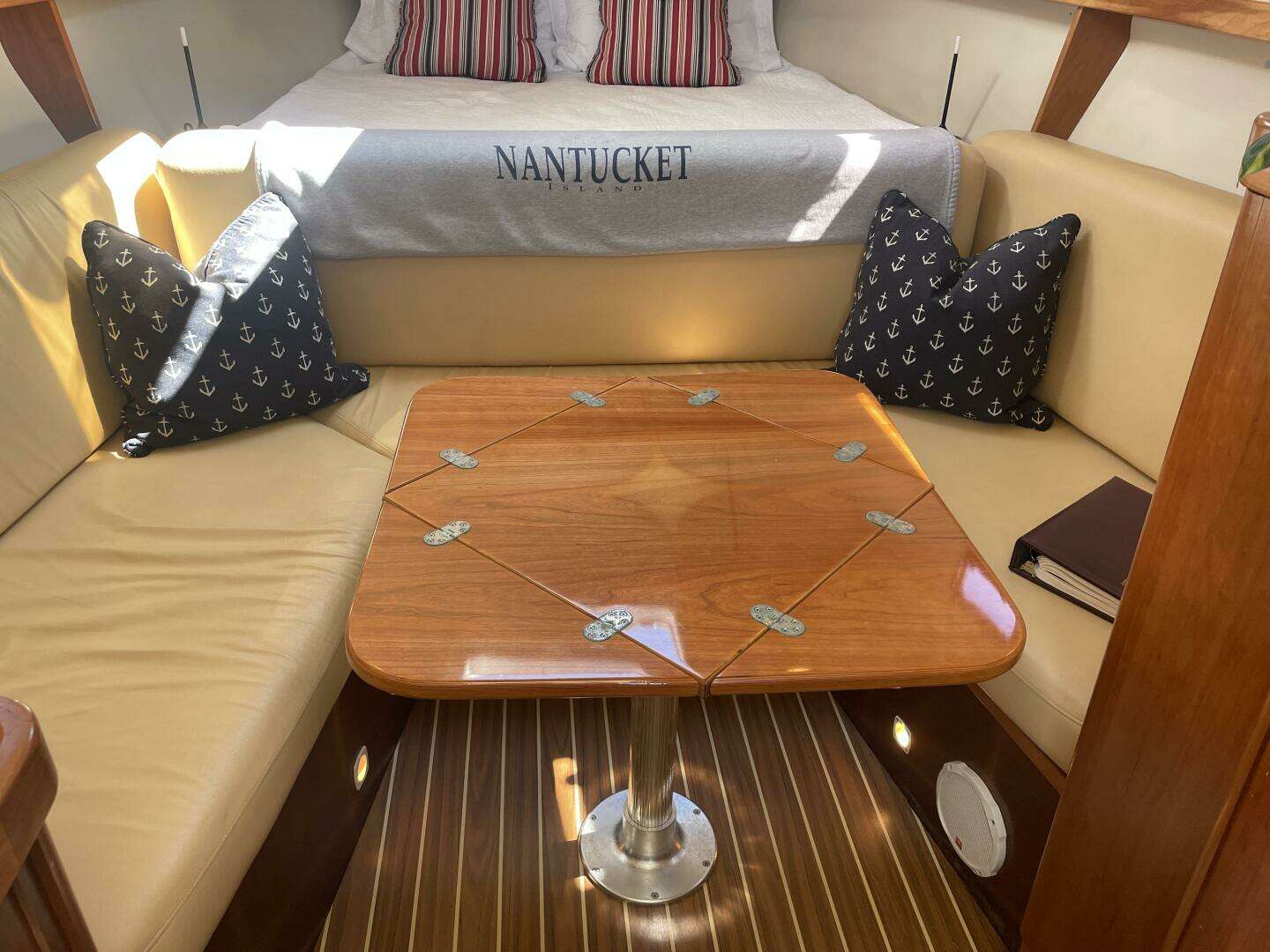 2005 Mainship 30 Pilot II - Image 22