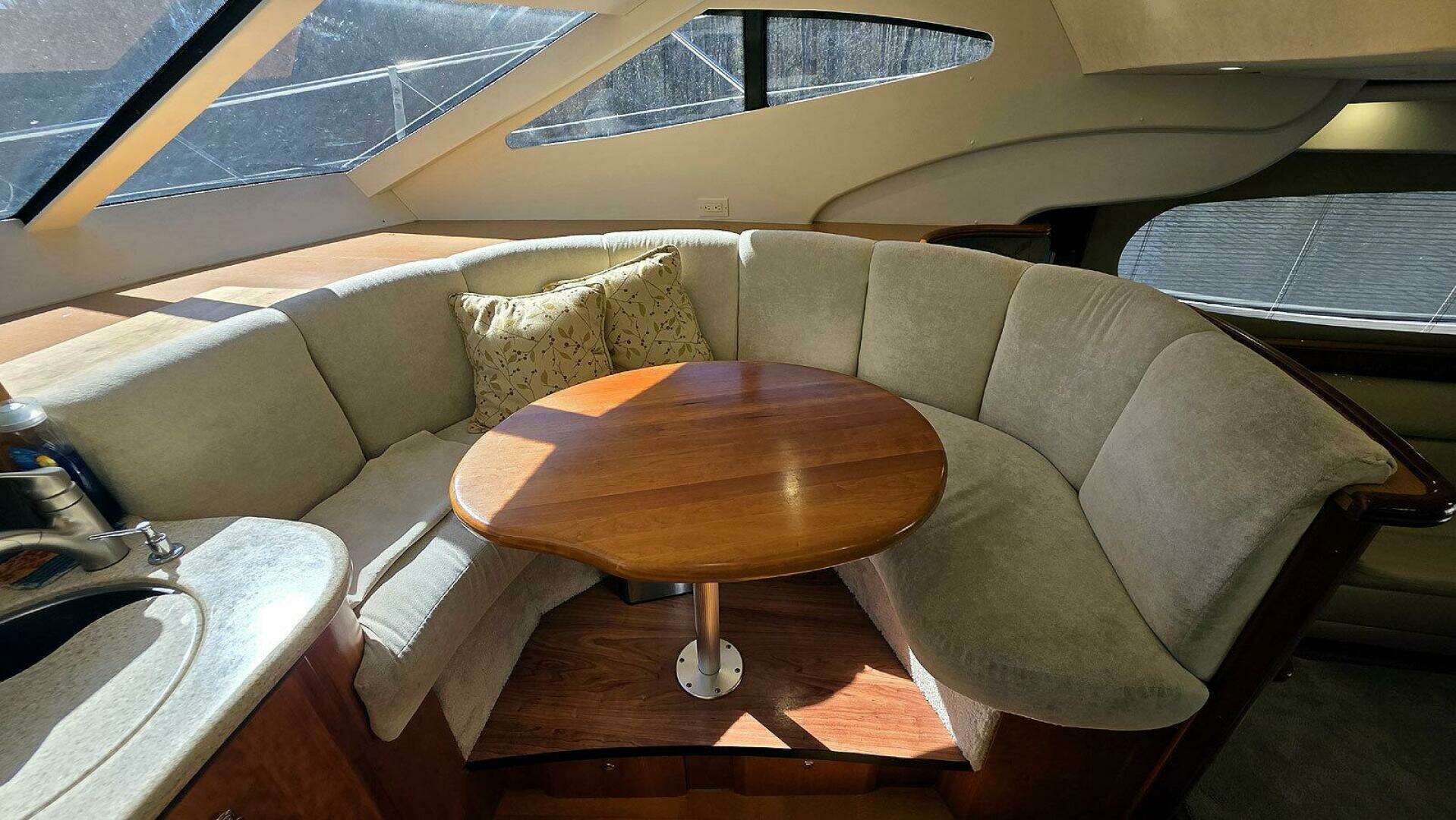 2001 Silverton 410 Sport Bridge - Image 19