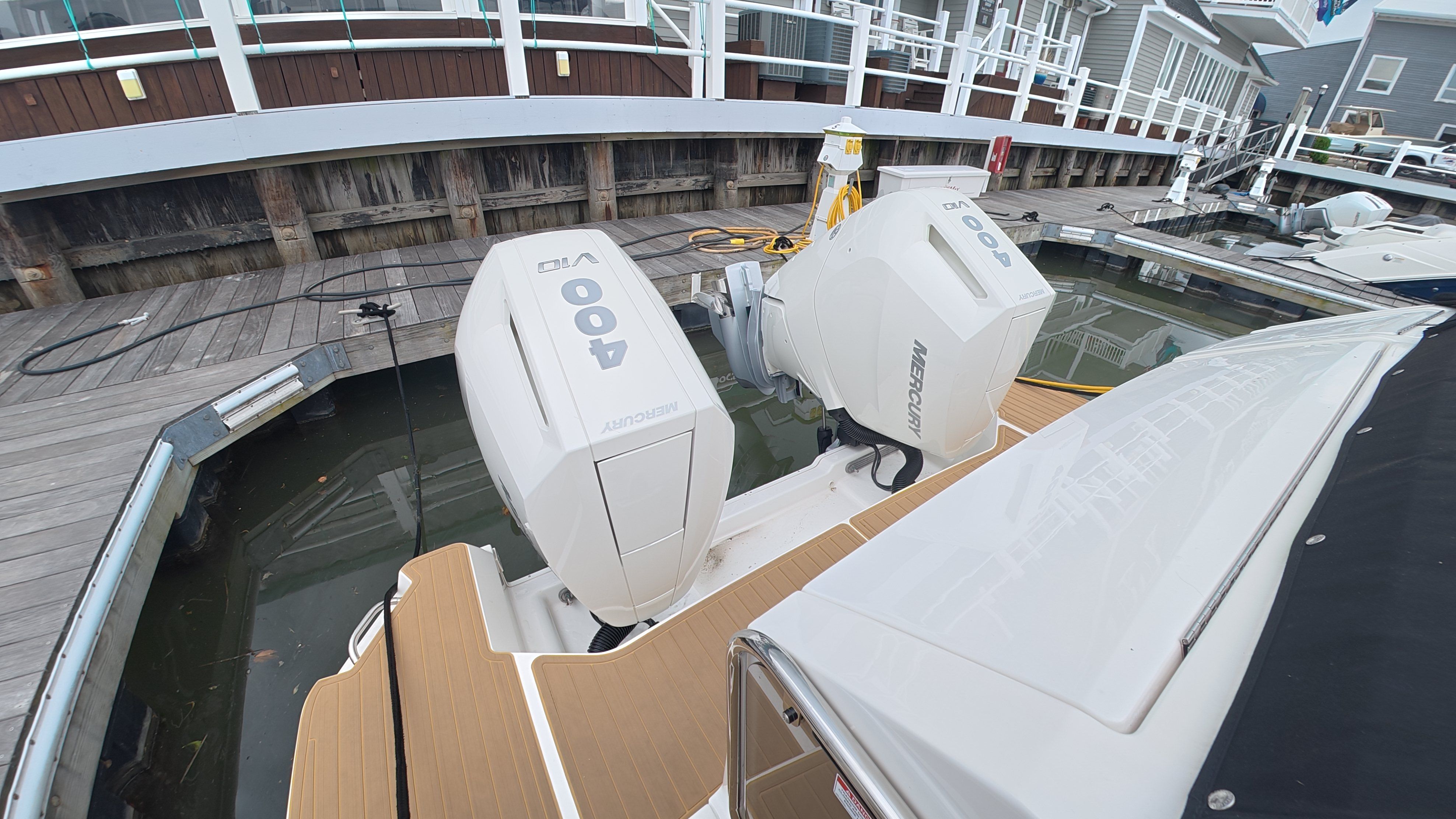 2025 Sea Ray Sundancer 320 Outboard - 5