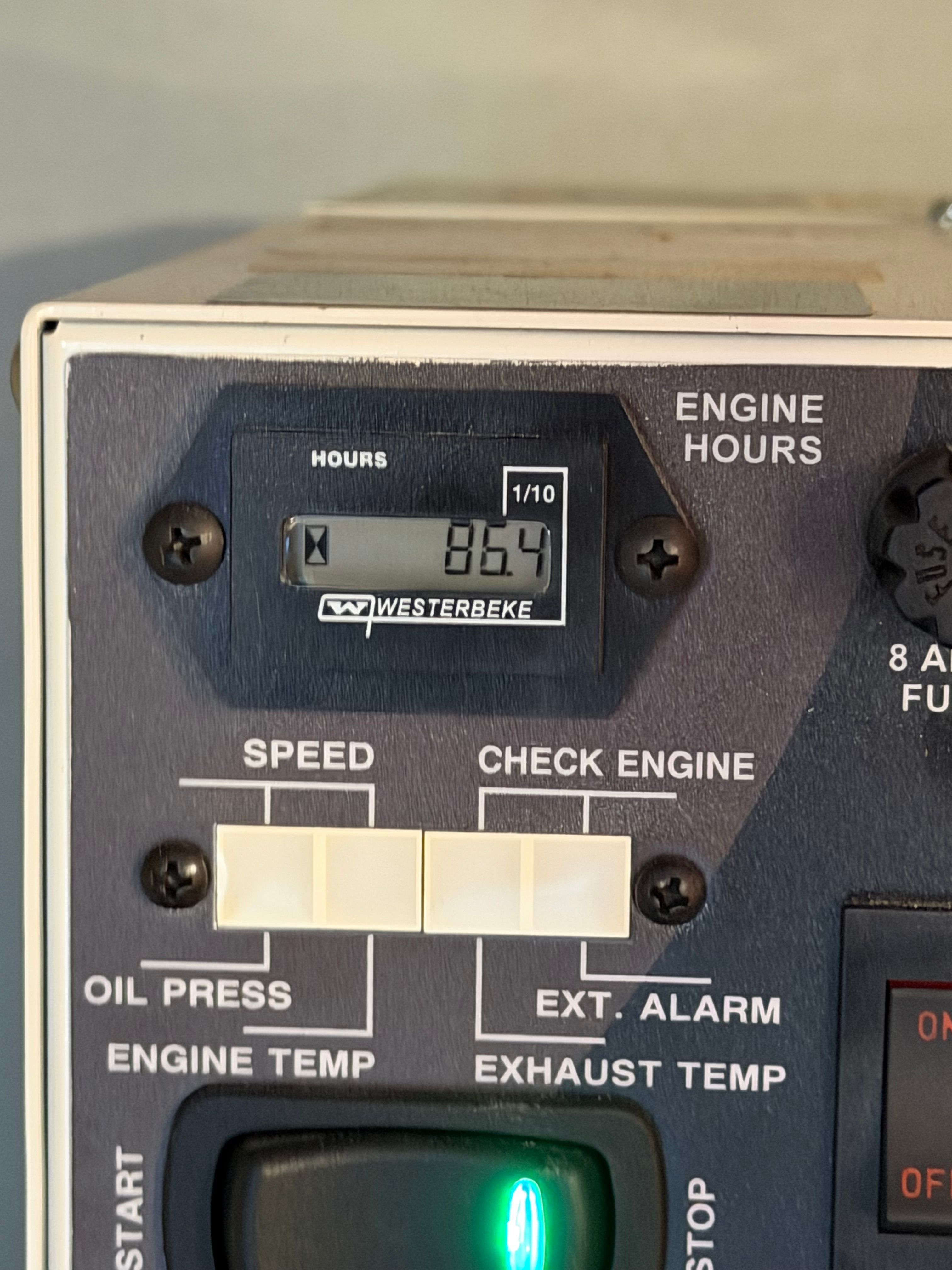 An engine hour meter displays 86.4 hours. There are also indicators for speed and engine warnings.